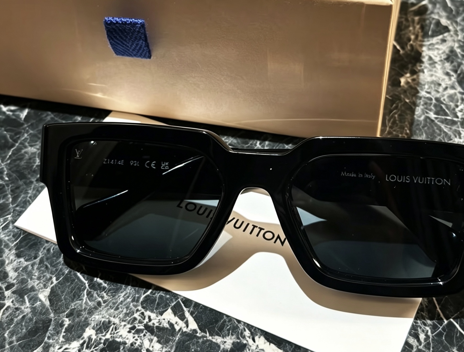 LOUIS VUITTON