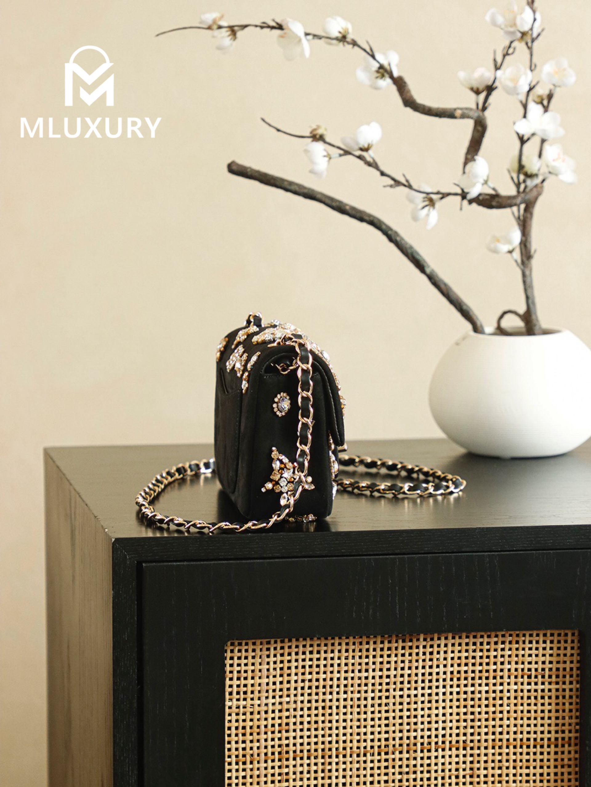 CHANEL 2526 Fall/Winter Paris Grand Palais Runway Limited Edition