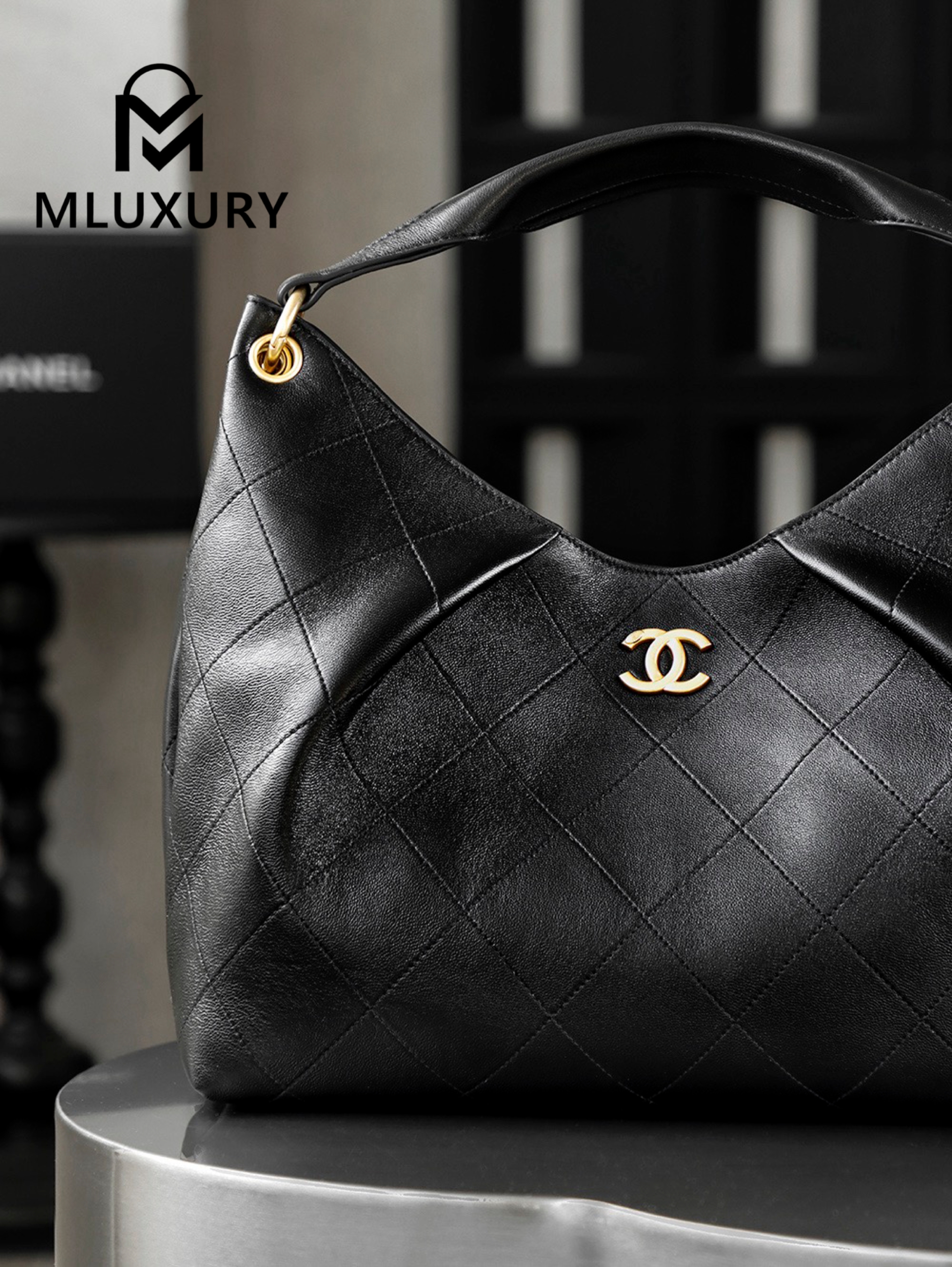 CHANEL 26C Maxi Hippie Hobo Large