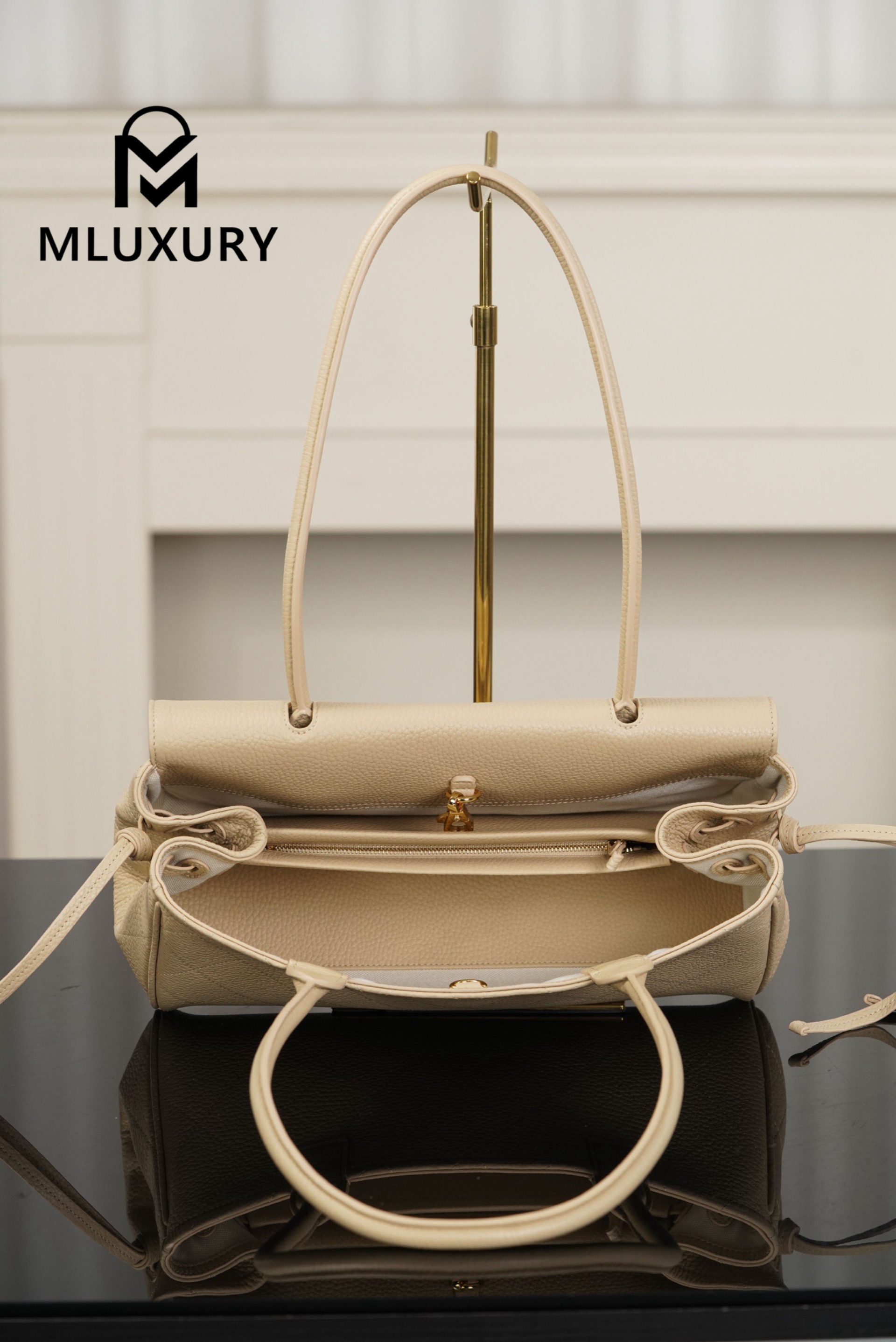 CHANEL 26S Baguette, Apricot