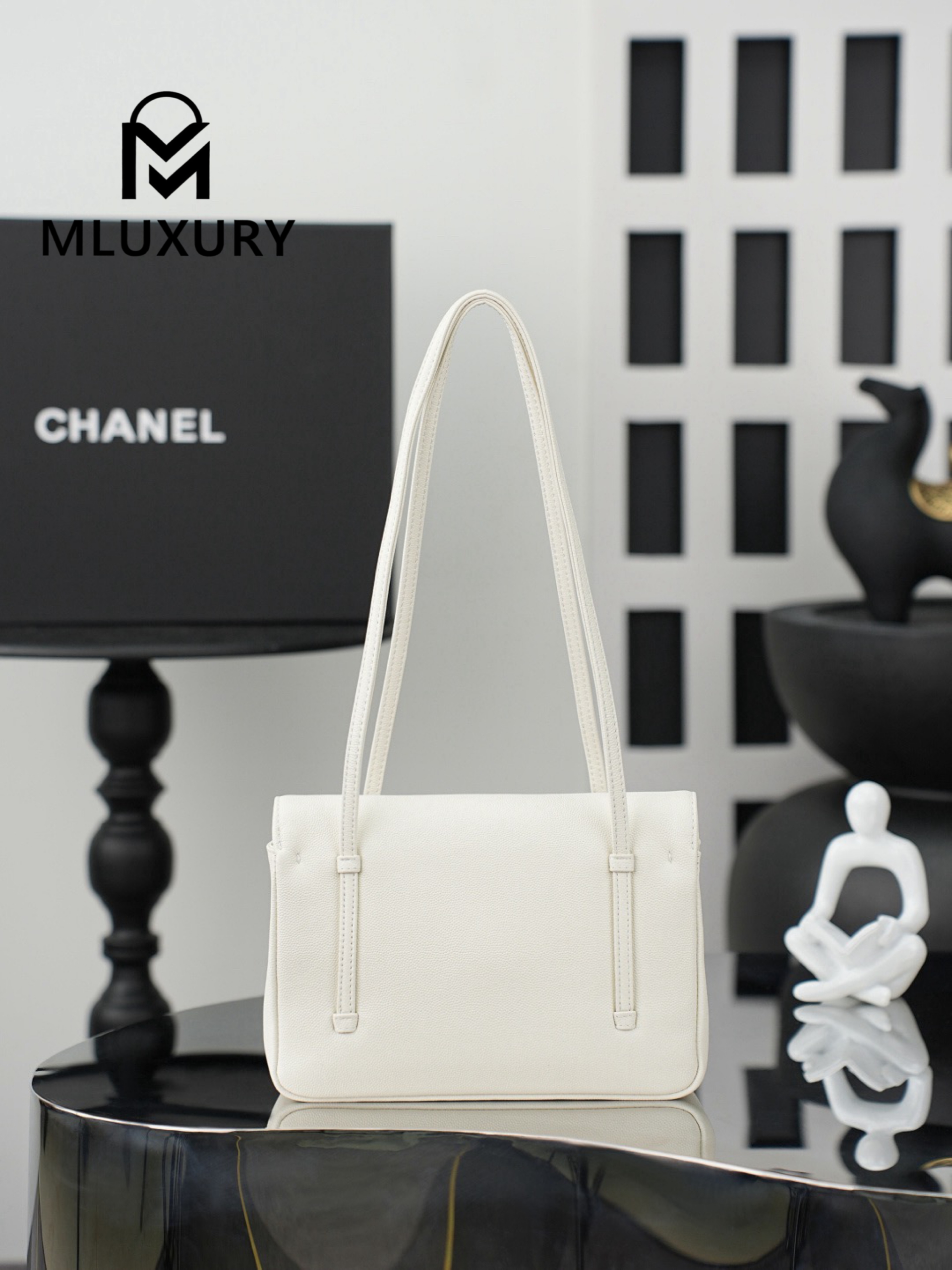 CHANEL 26P Preppy Coco, White