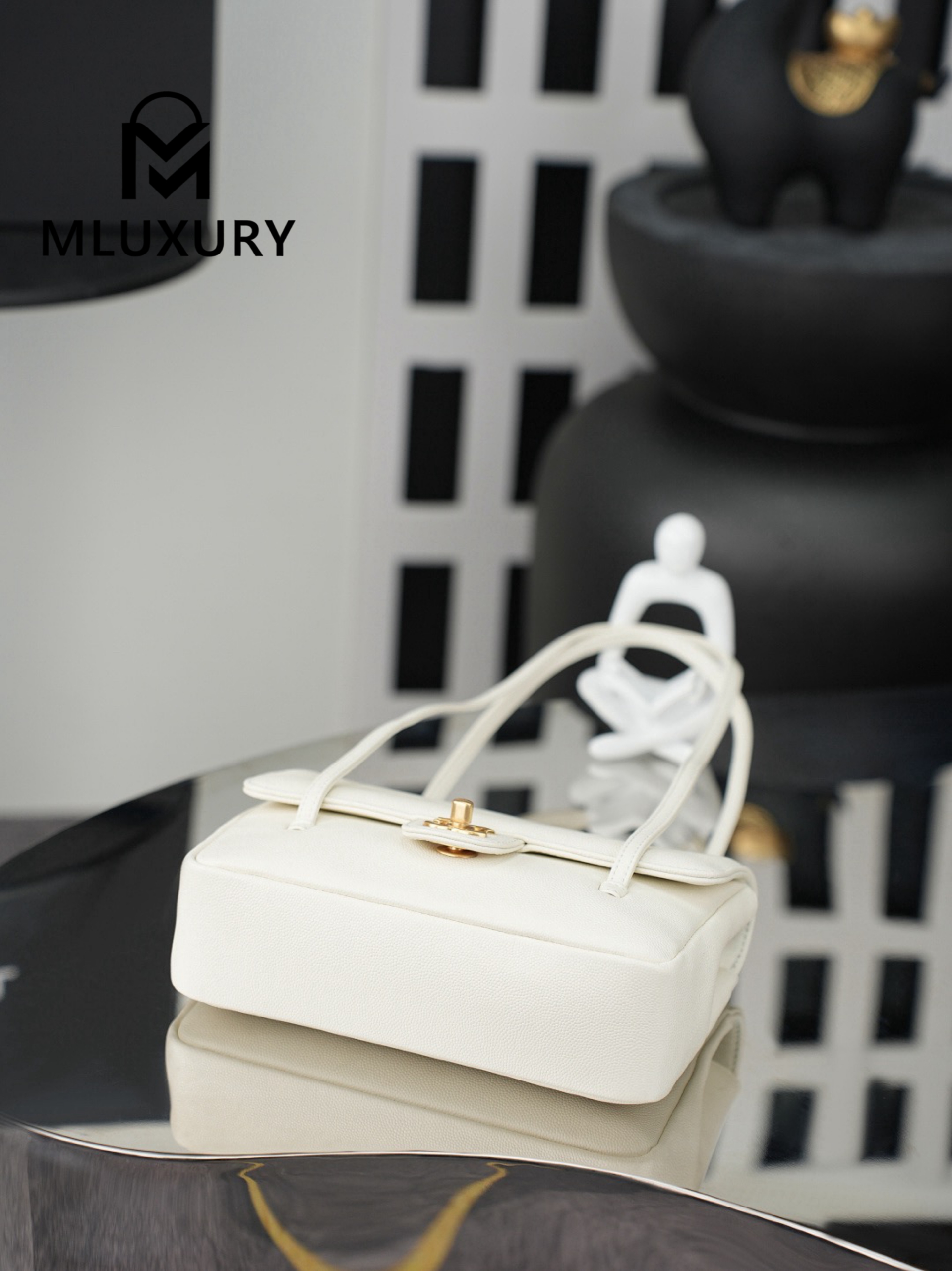 CHANEL 26P Preppy Coco, White