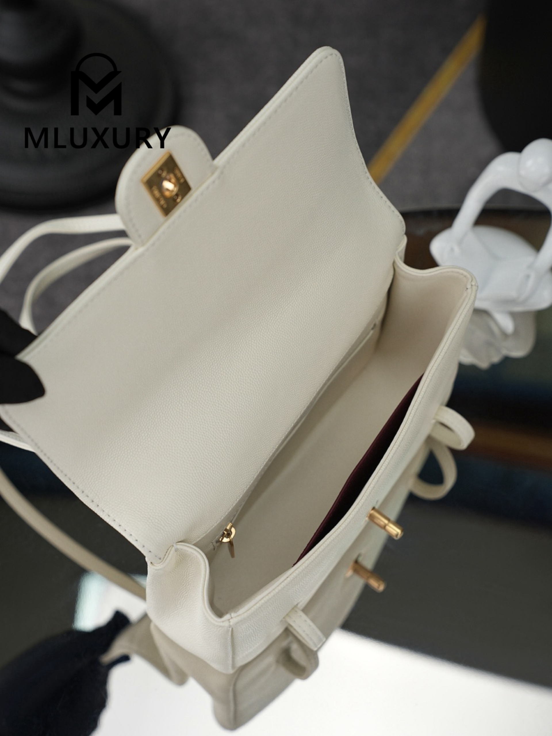 CHANEL 26P Preppy Coco, White