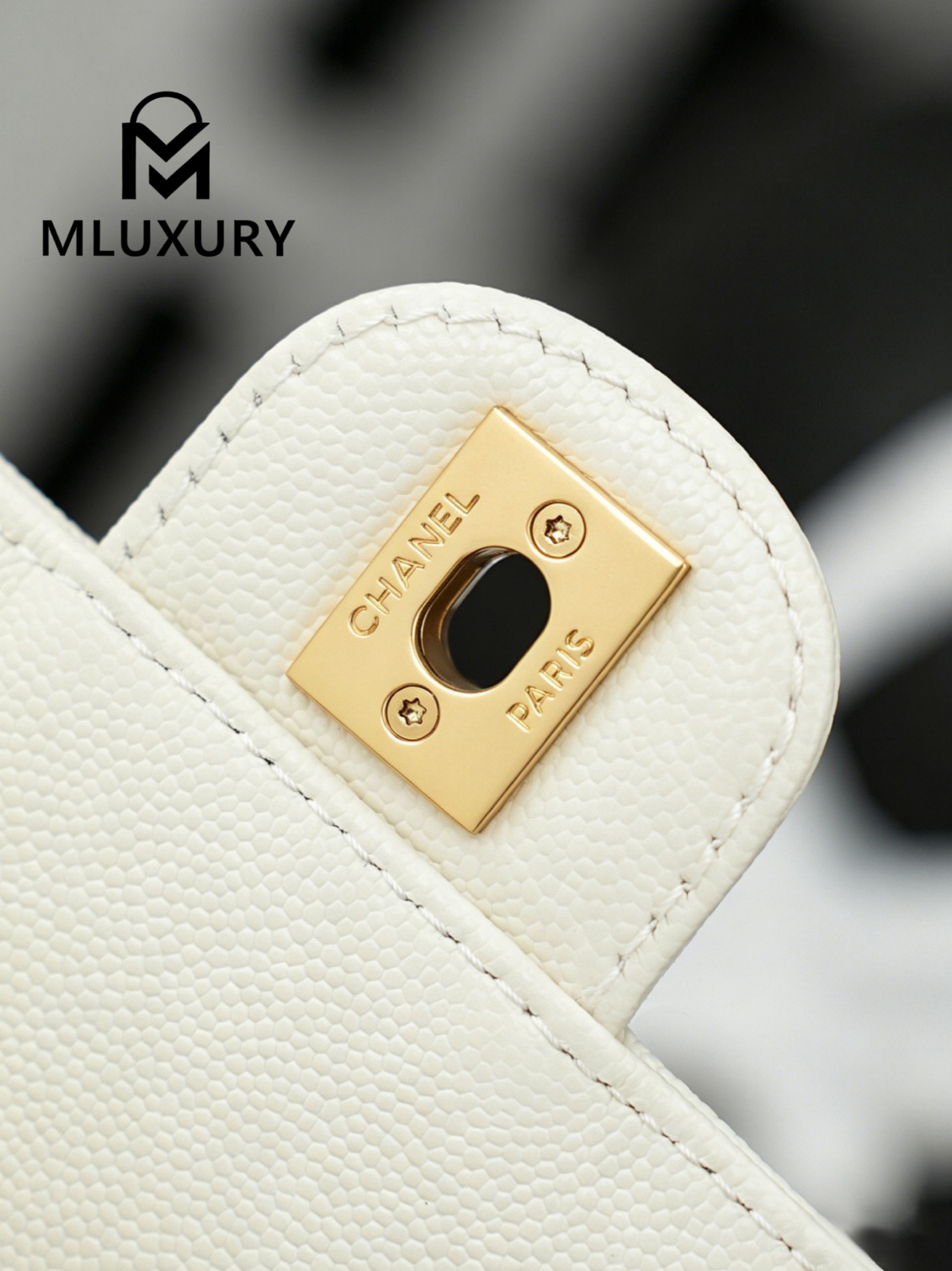 CHANEL 26P Preppy Coco, White