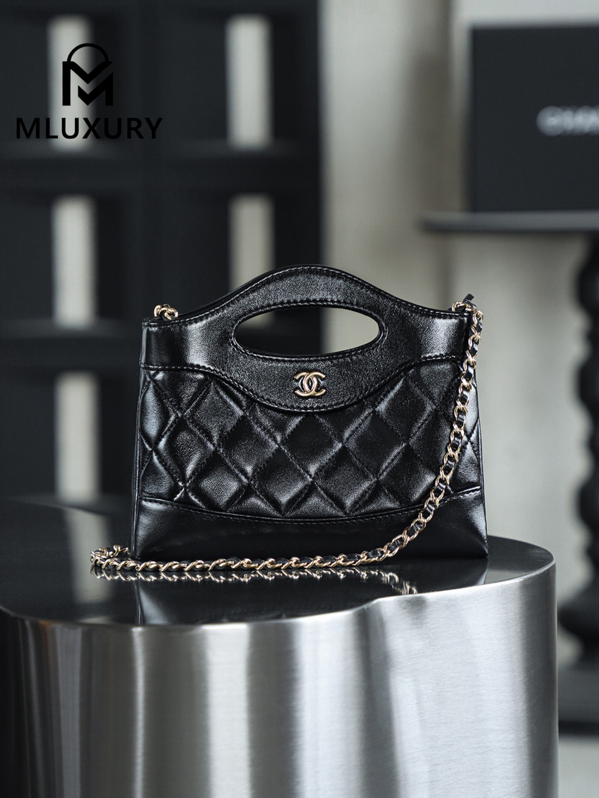 CHANEL 24S 31bag nano, Black