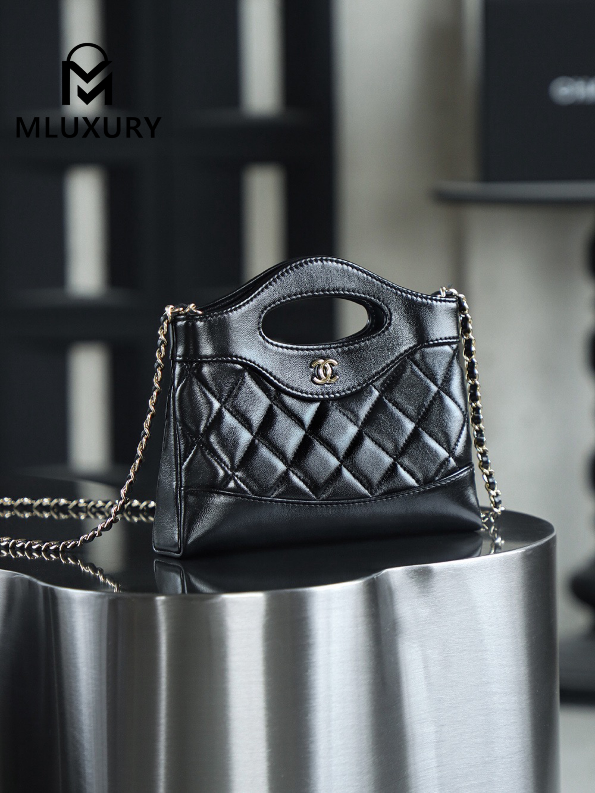 CHANEL 24S 31bag nano, Black