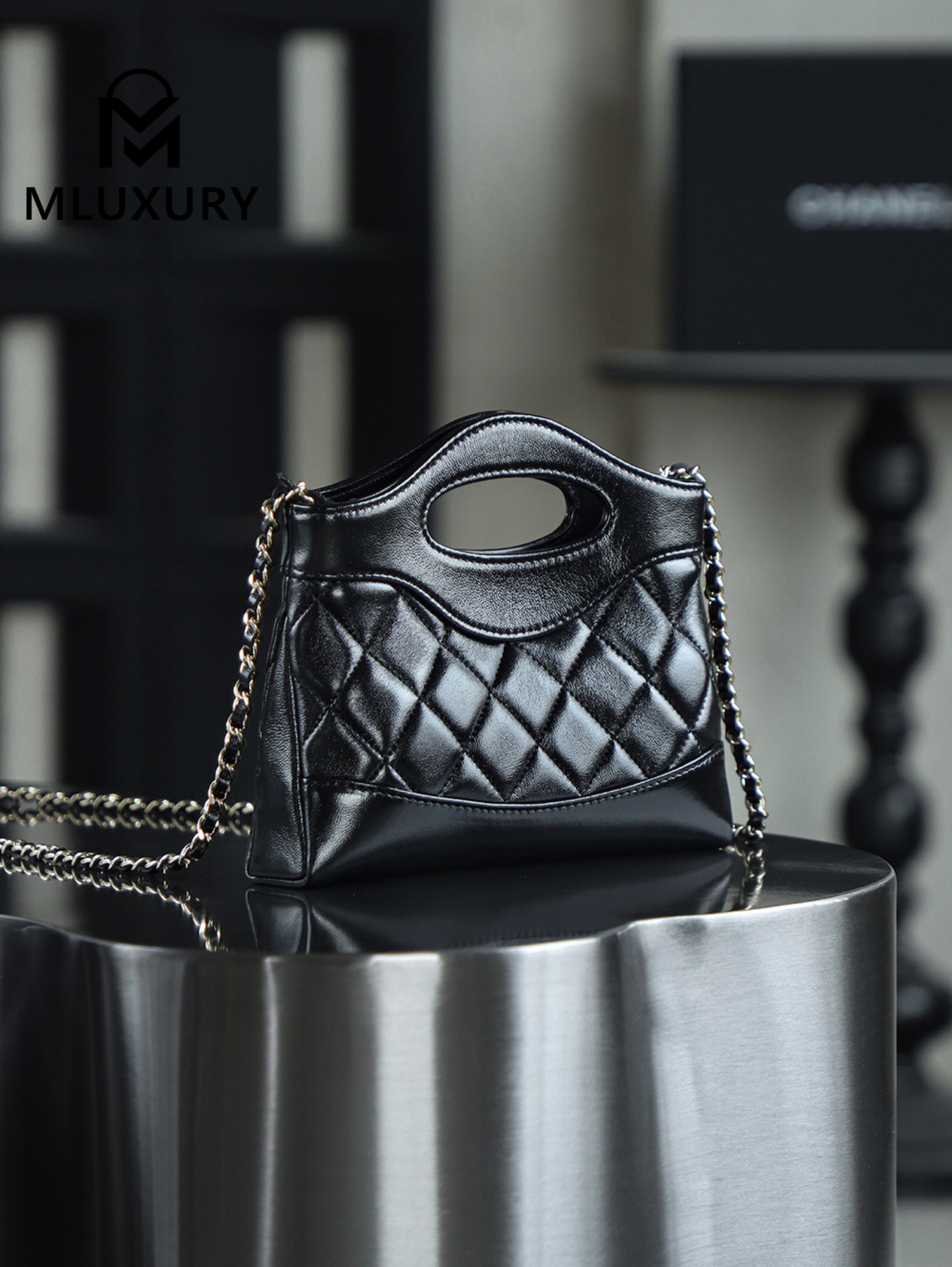 CHANEL 24S 31bag nano, Black