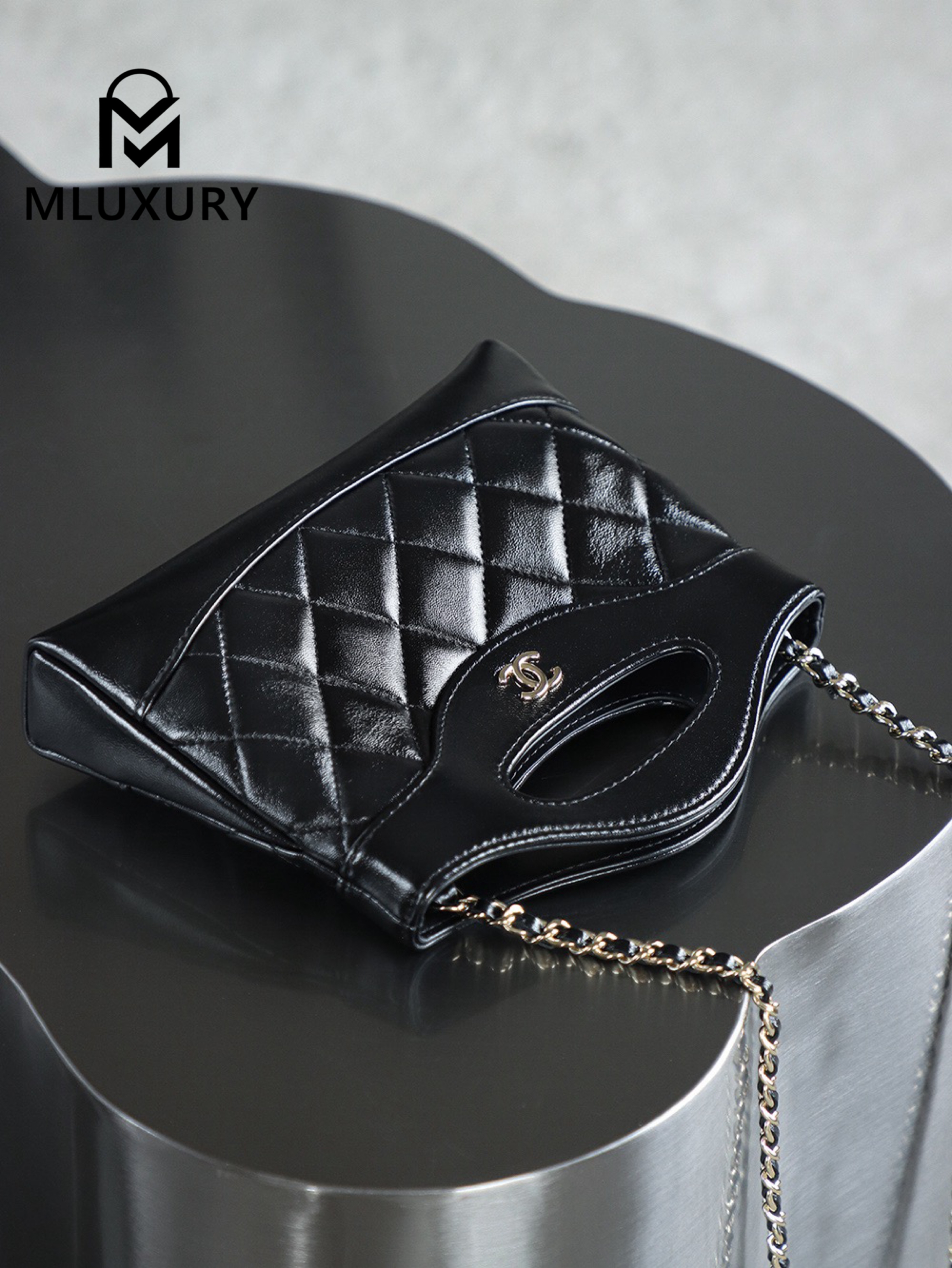 CHANEL 24S 31bag nano, Black