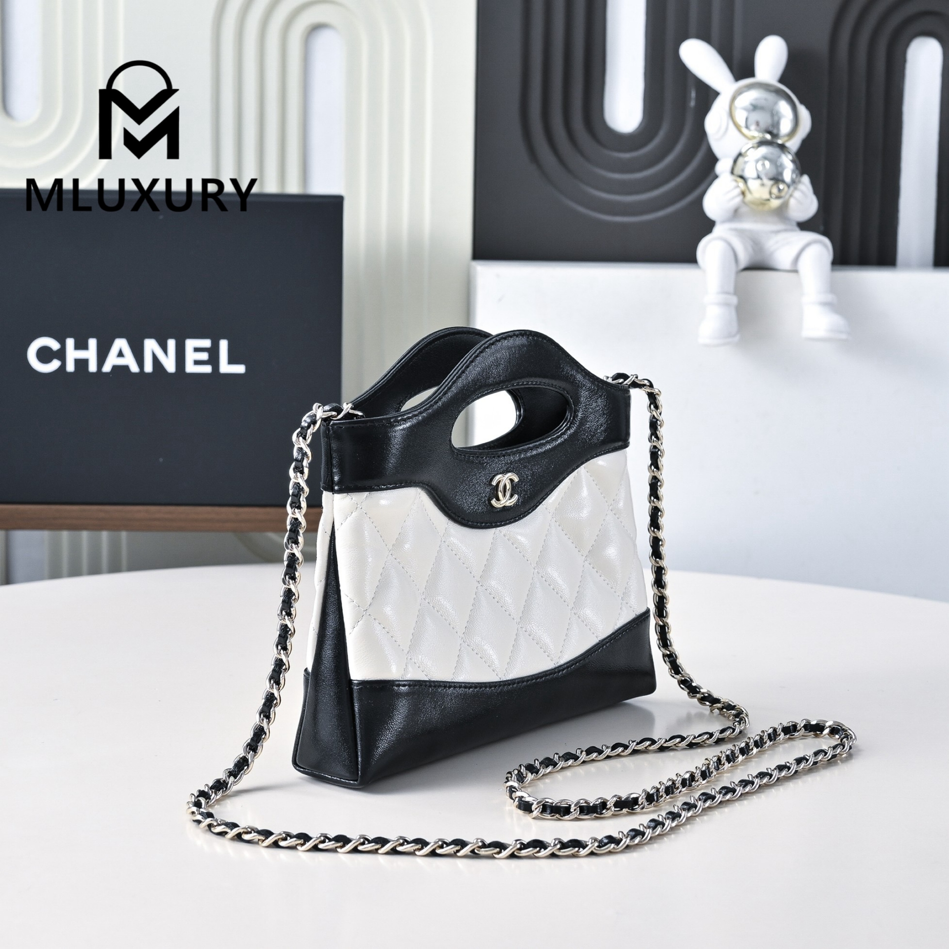 CHANEL 24S 31bag nano, Black/White