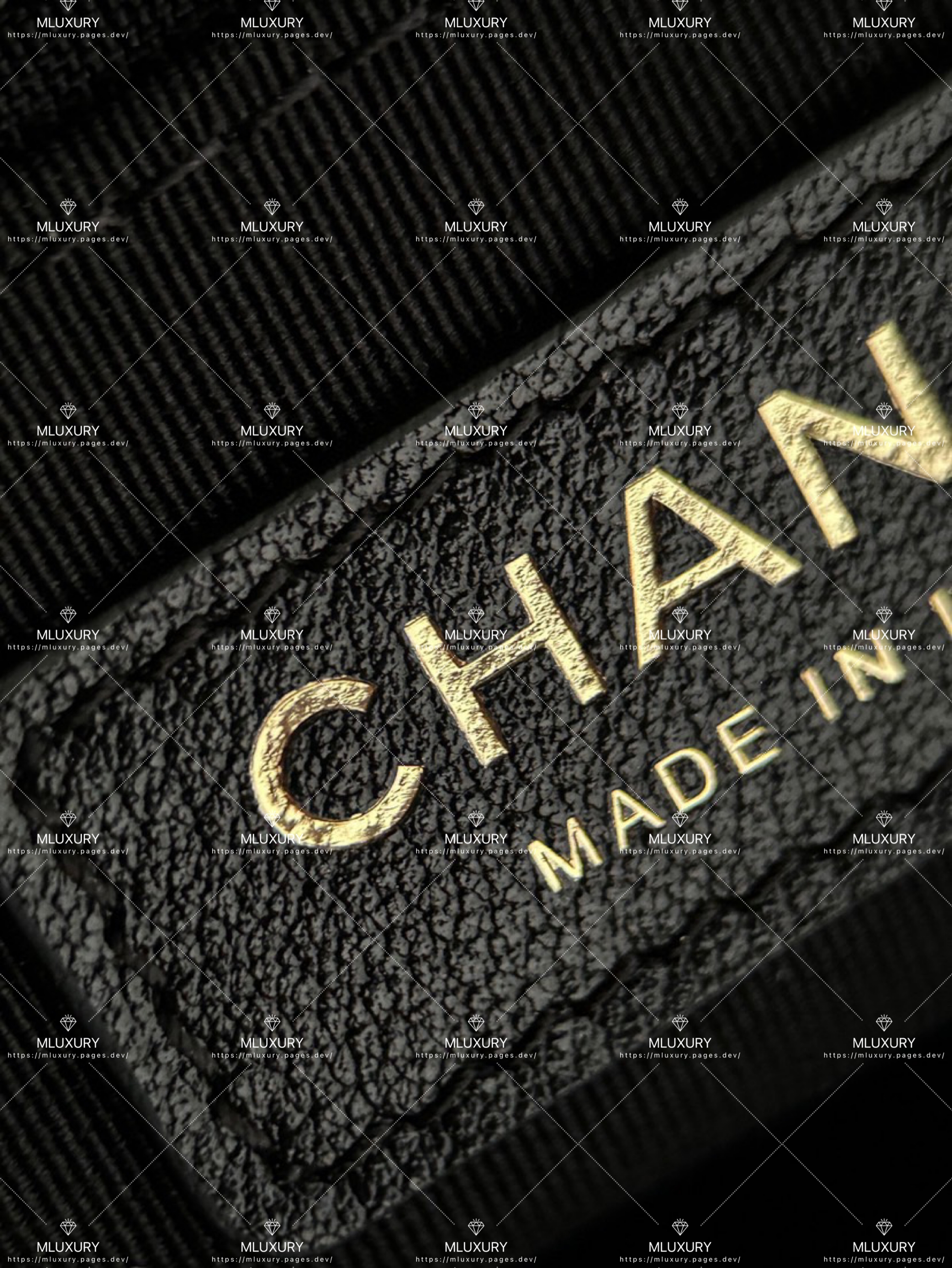 Appreciating our hot stamping technique is like admiring the carving of a work of art.