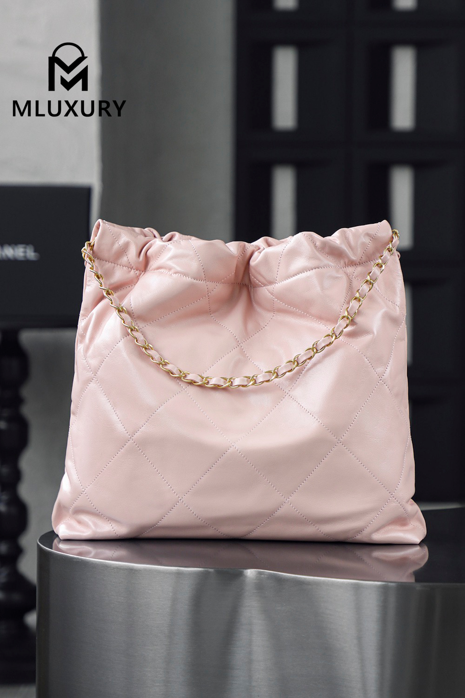 CHANEL 22 BAG (Medium), Pink&Gold