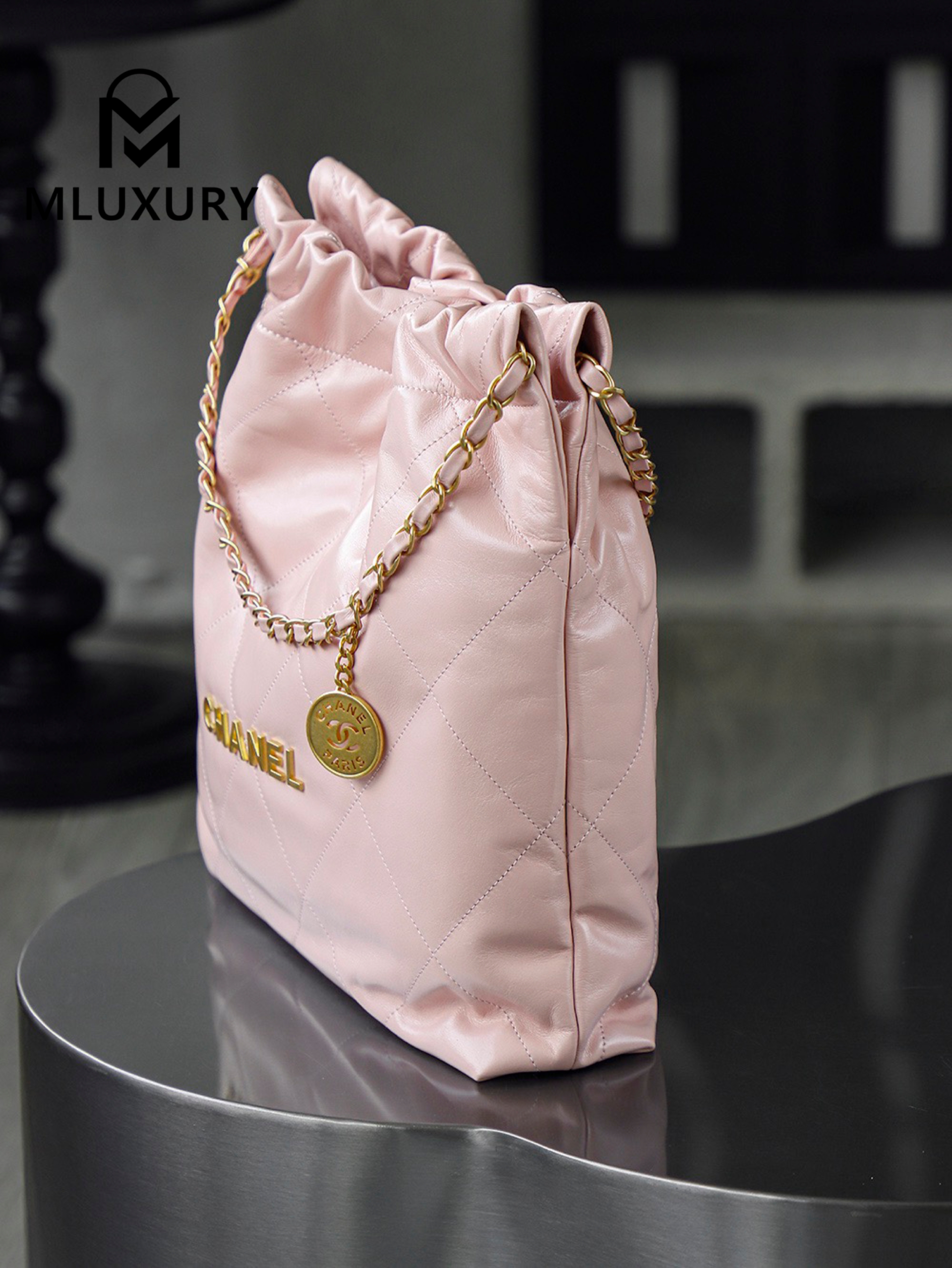 CHANEL 22 BAG (Medium), Pink&Gold