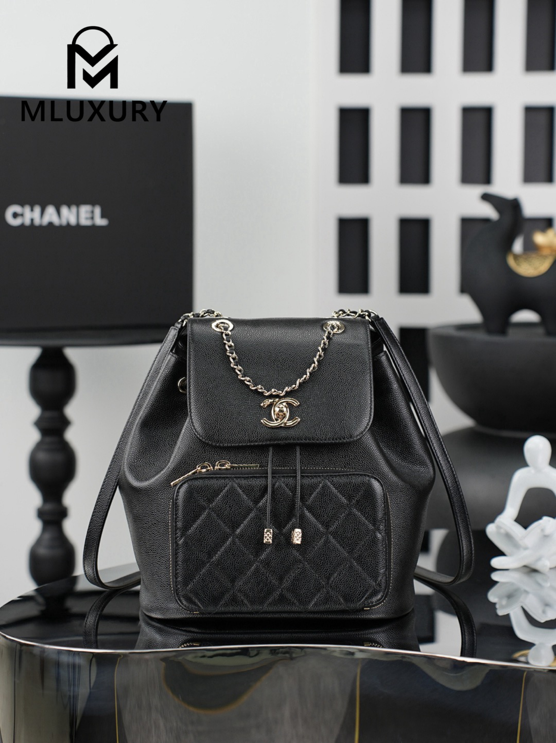 CHANEL 22B Affinity Duma Large, Black