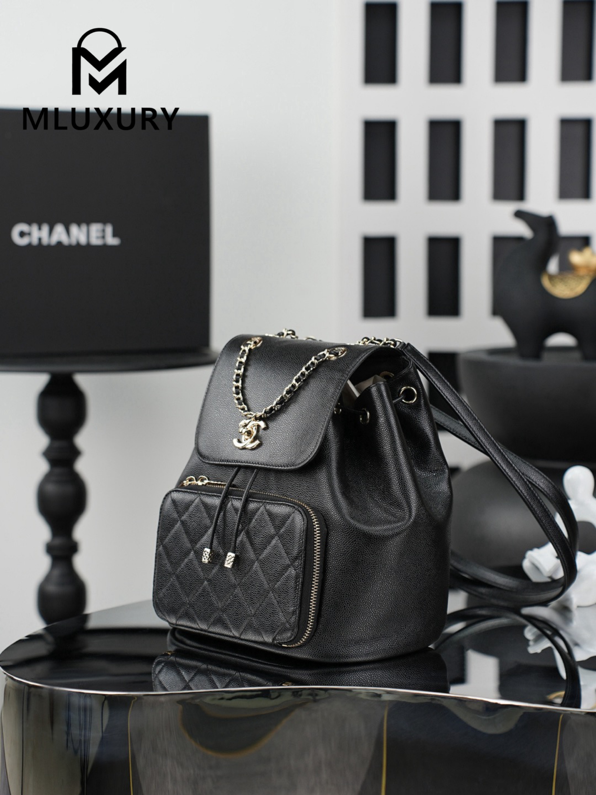 CHANEL 22B Affinity Duma Large, Black