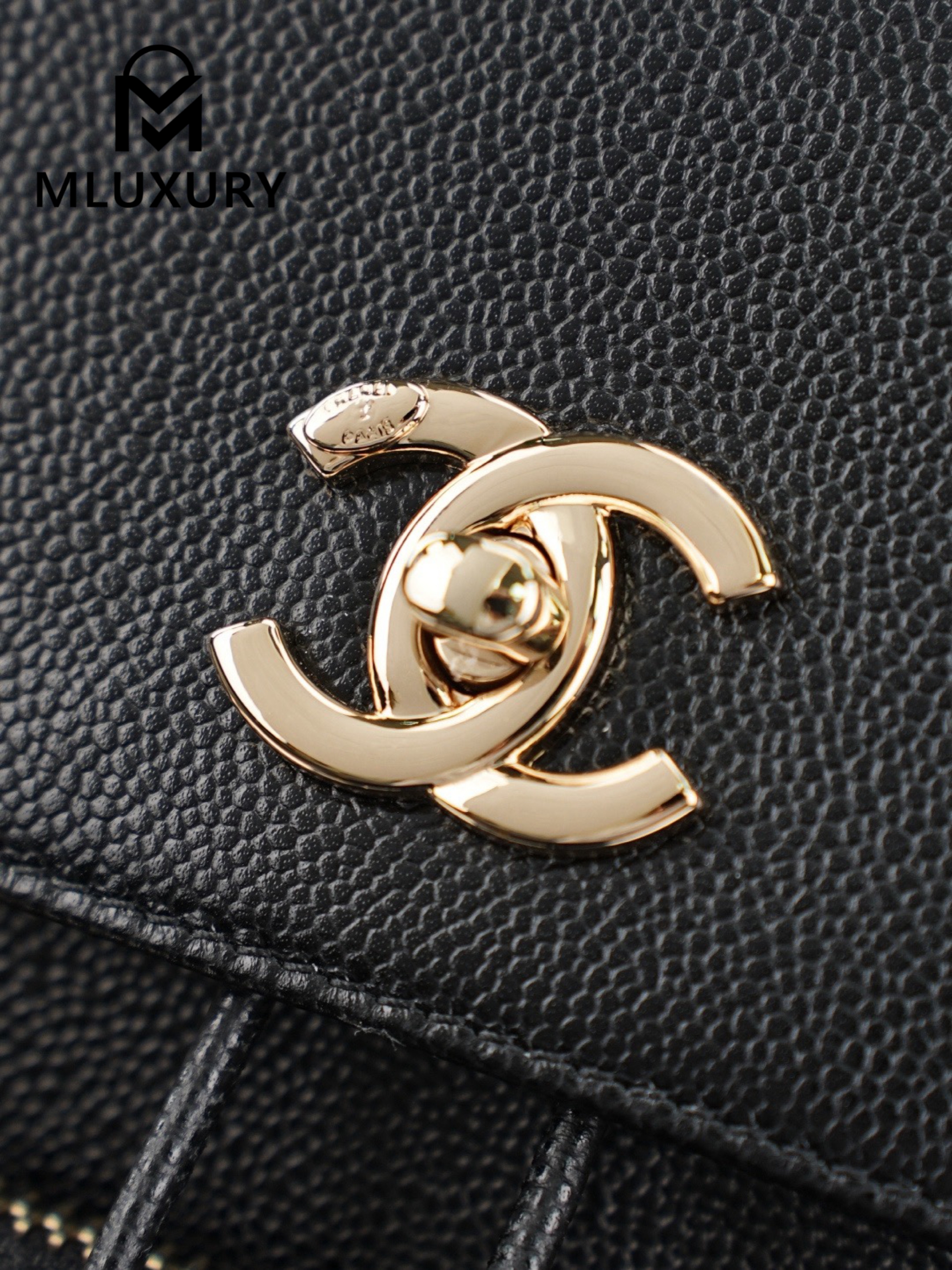 CHANEL 22B Affinity Duma Large, Black