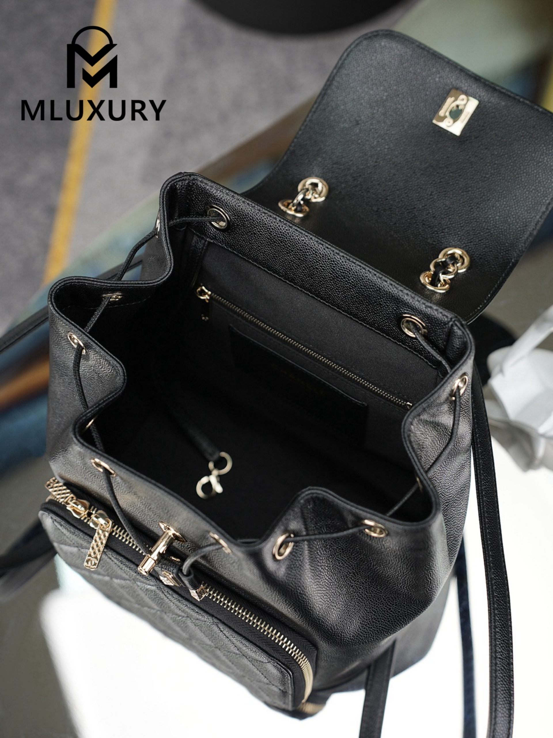 CHANEL 22B Affinity Duma Large, Black