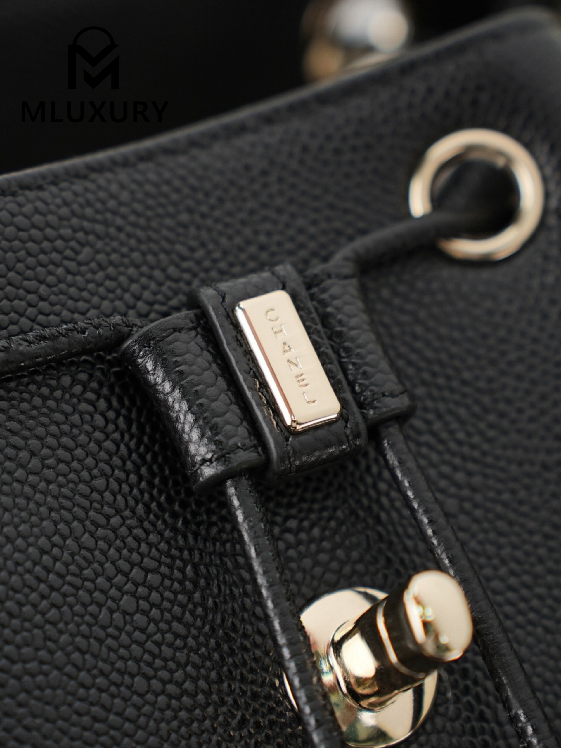 CHANEL 22B Affinity Duma Large, Black