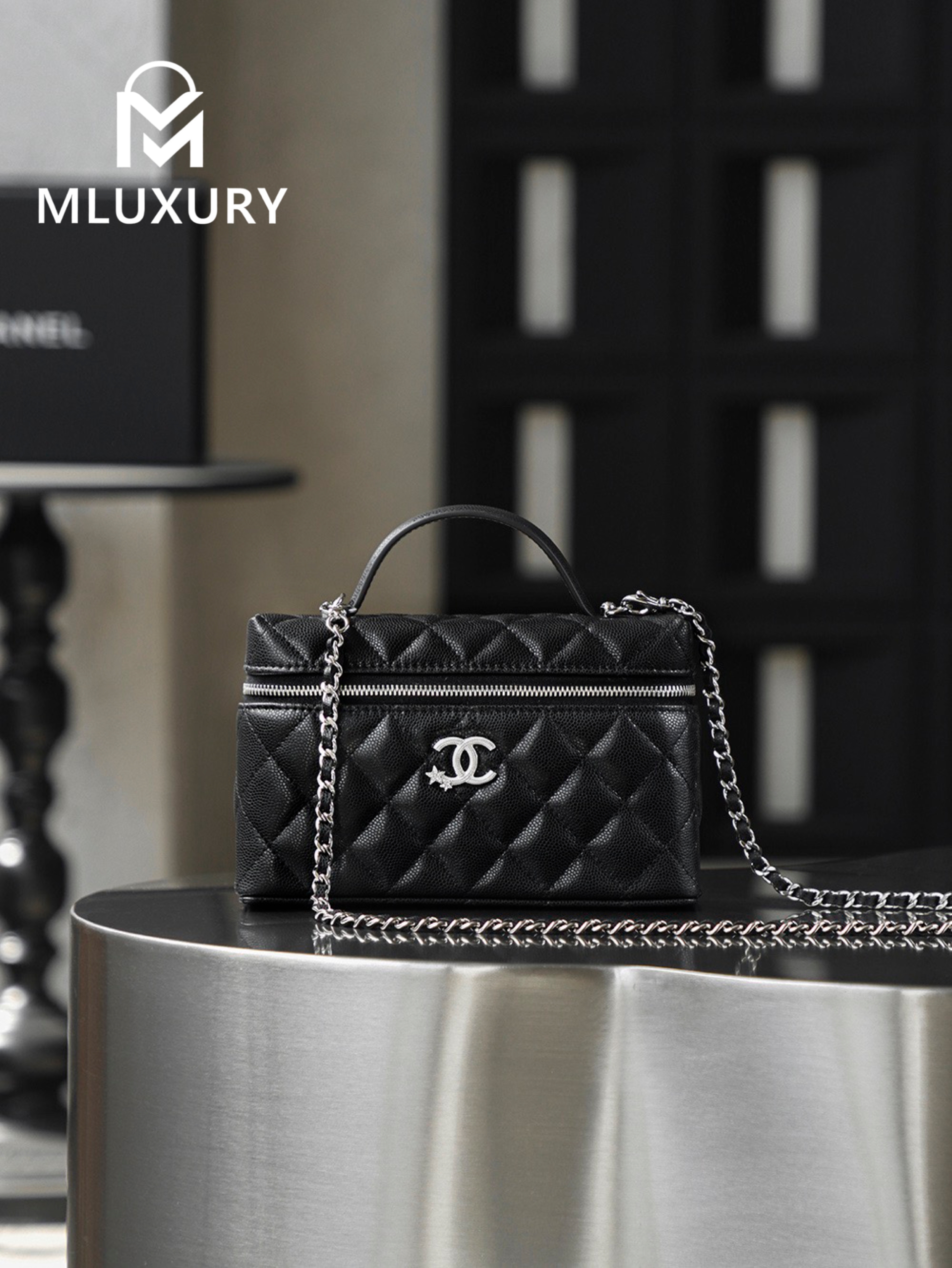 CHANEL 25B Star-Clasp LP Box Bag