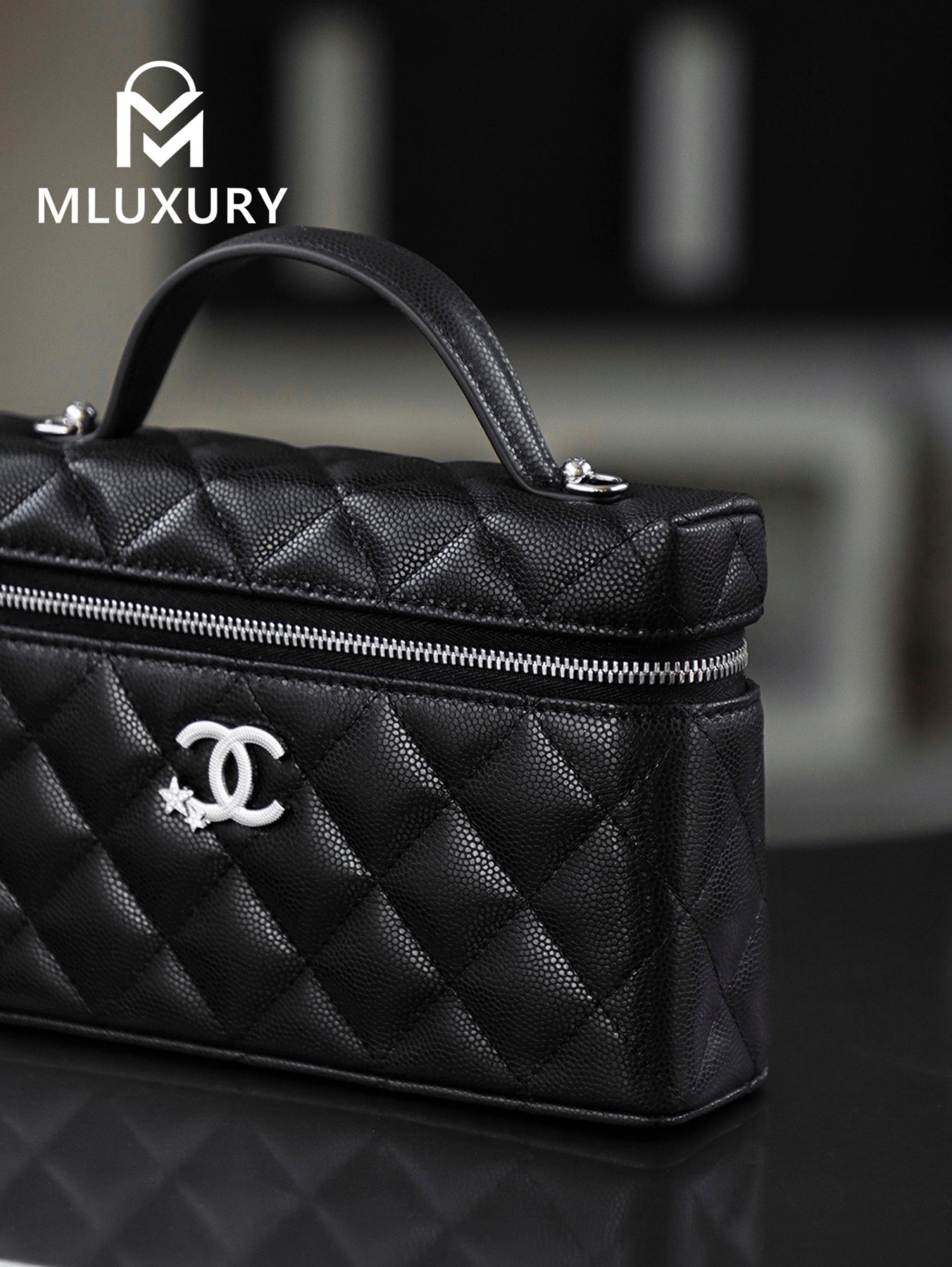 CHANEL 25B Star-Clasp LP Box Bag