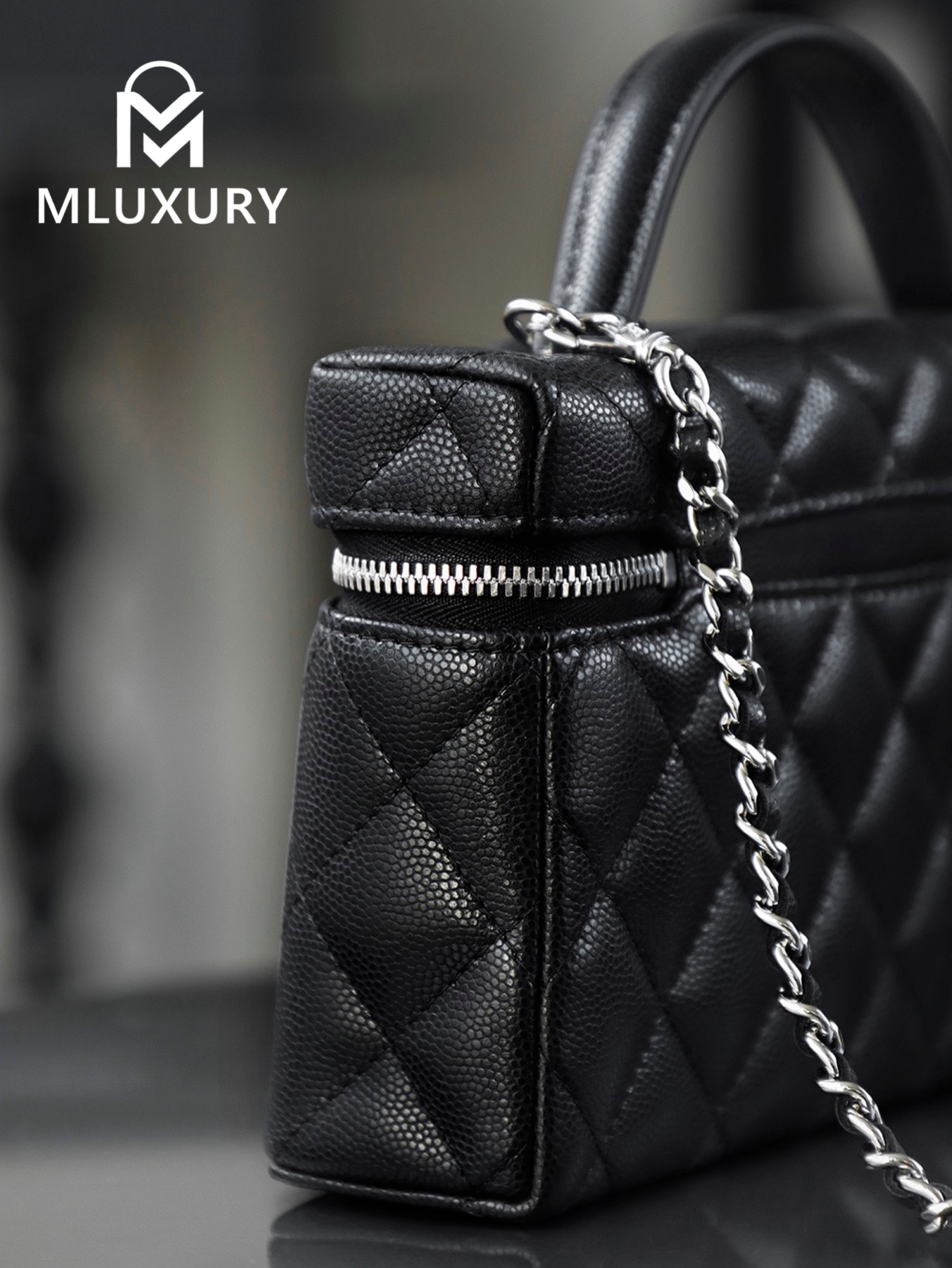 CHANEL 25B Star-Clasp LP Box Bag