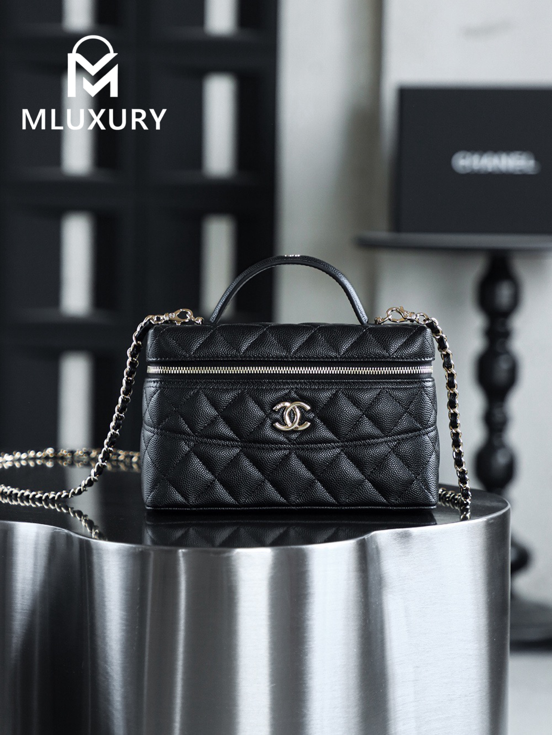 CHANEL 25C LP Box Bag, Black