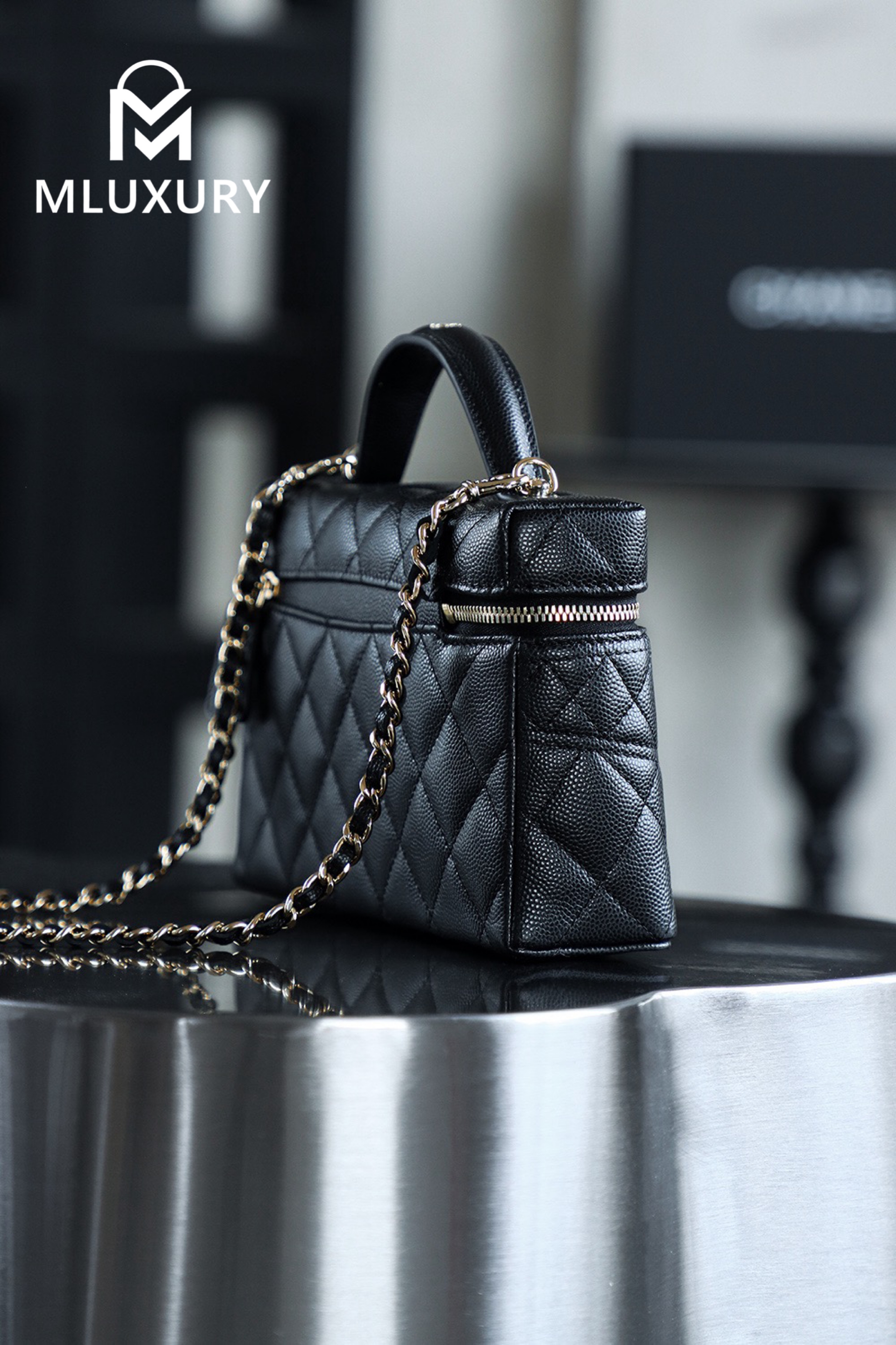 CHANEL 25C LP Box Bag, Black