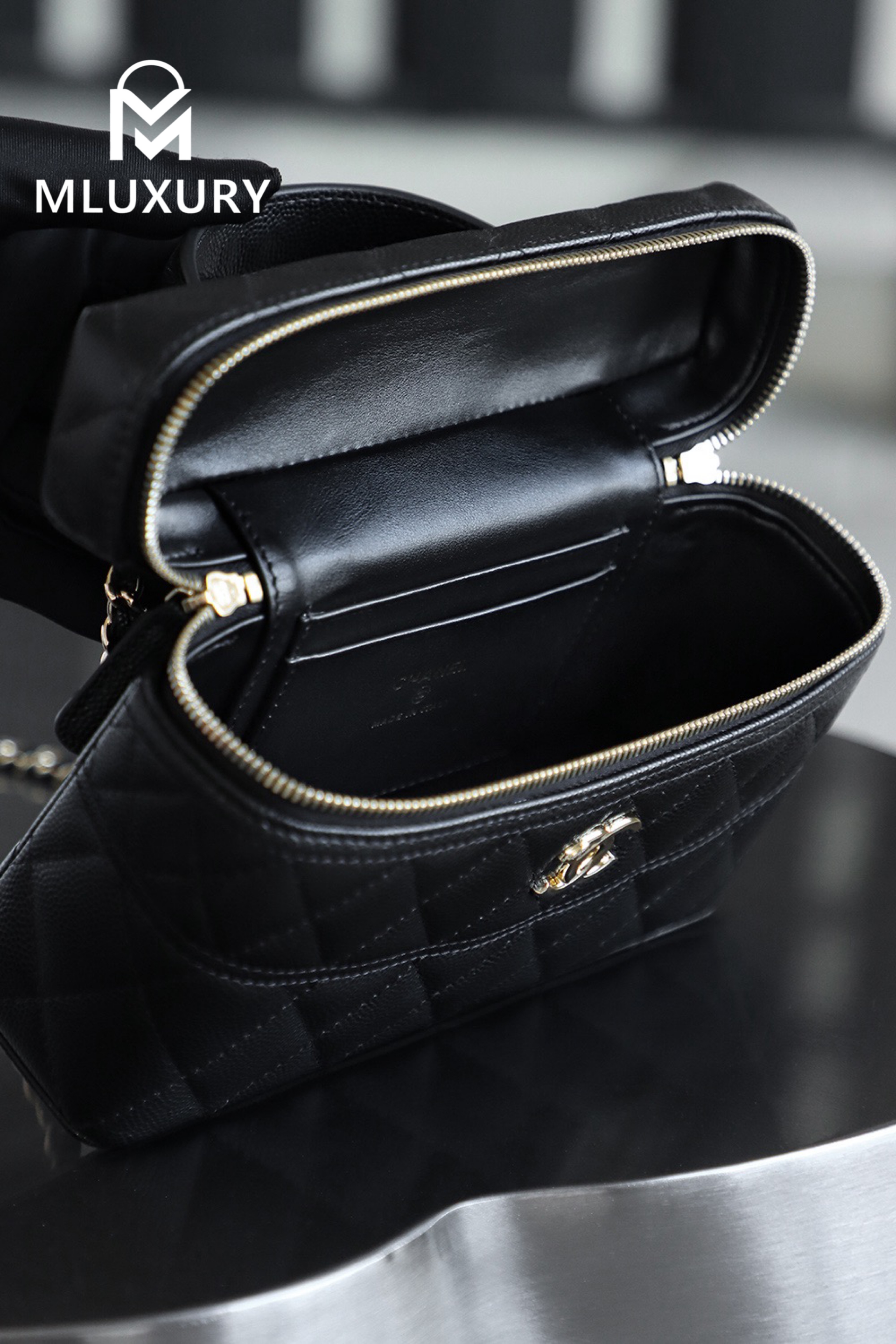 CHANEL 25C LP Box Bag, Black