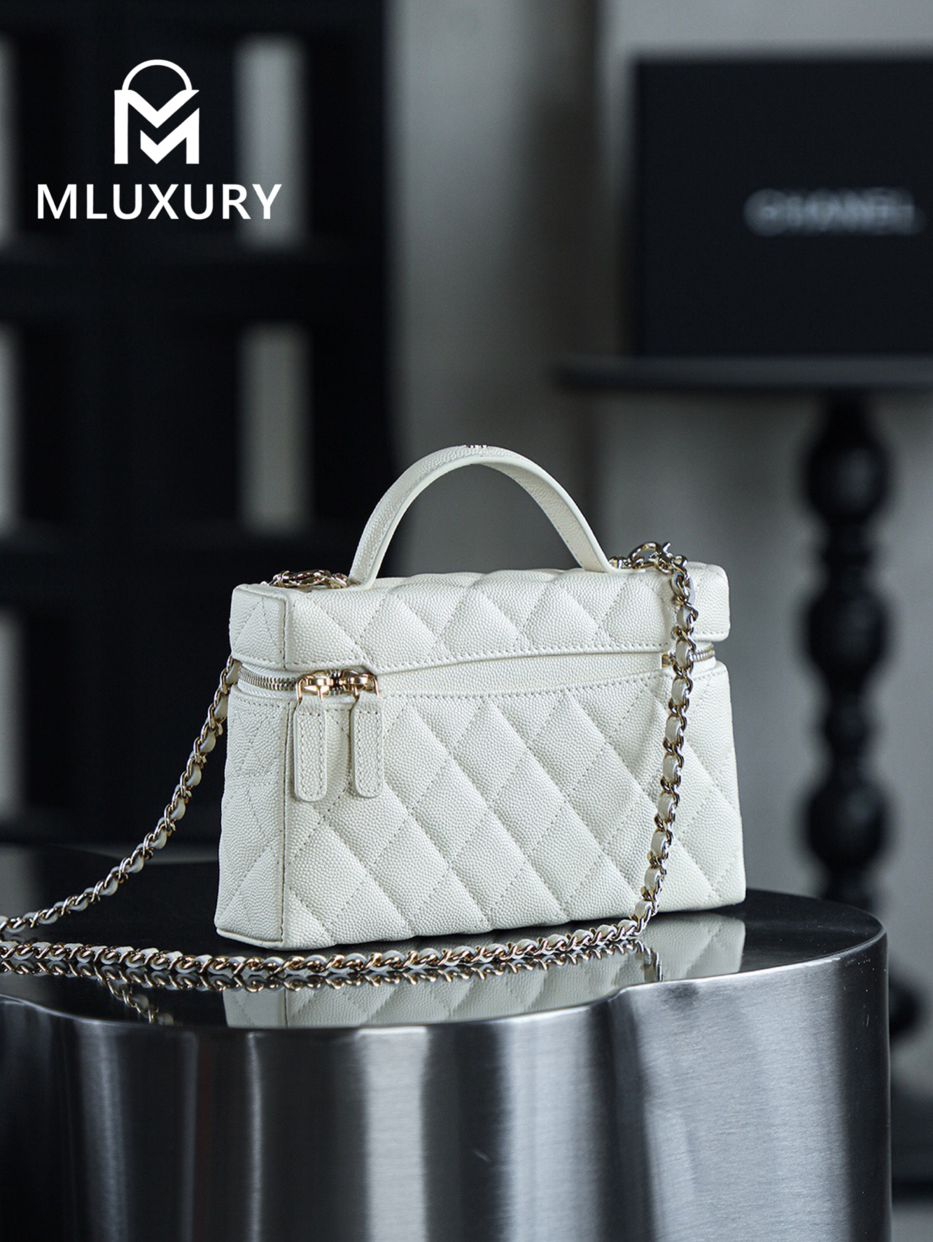 CHANEL 25C LP Box Bag, White