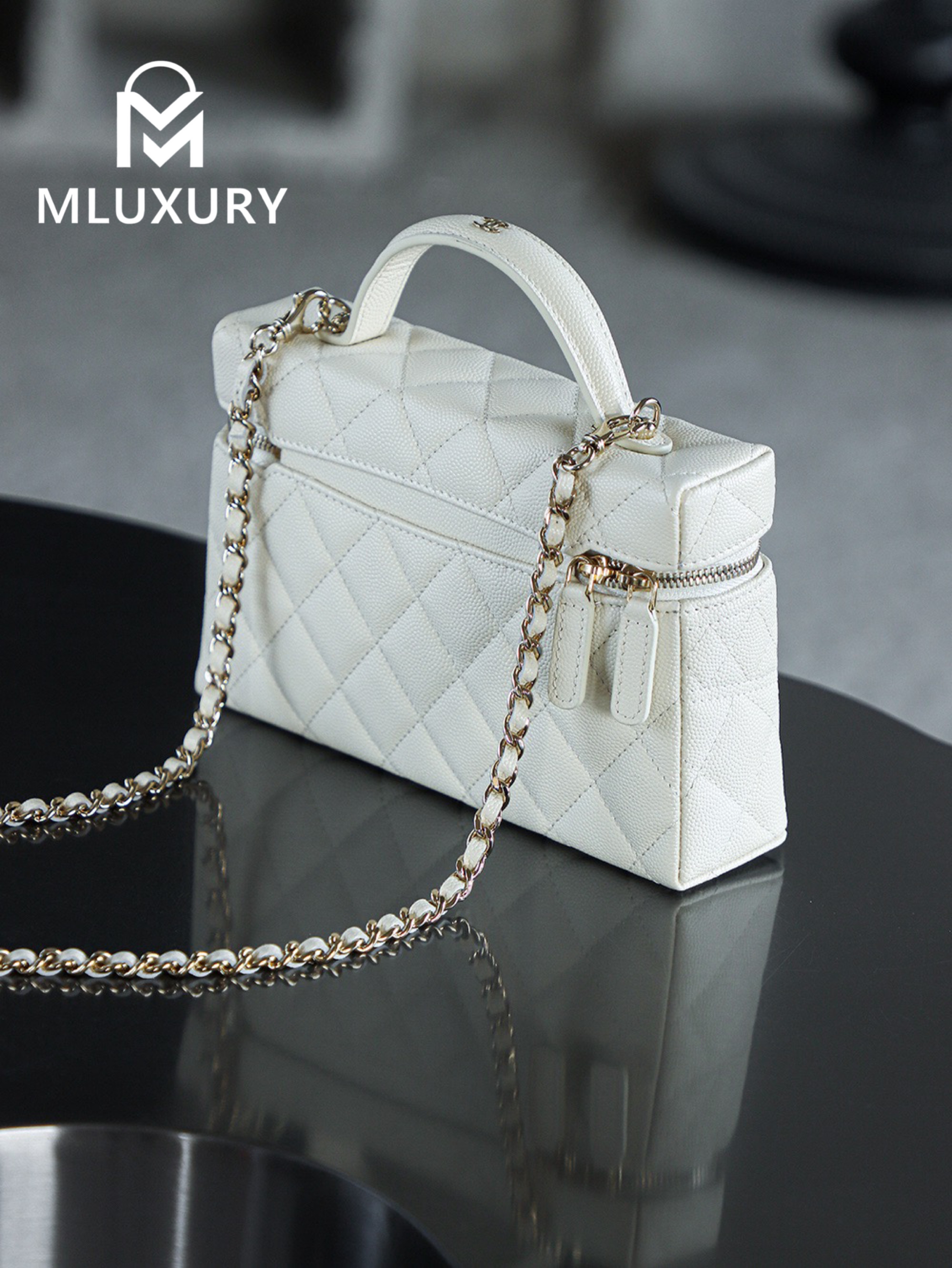 CHANEL 25C LP Box Bag, White