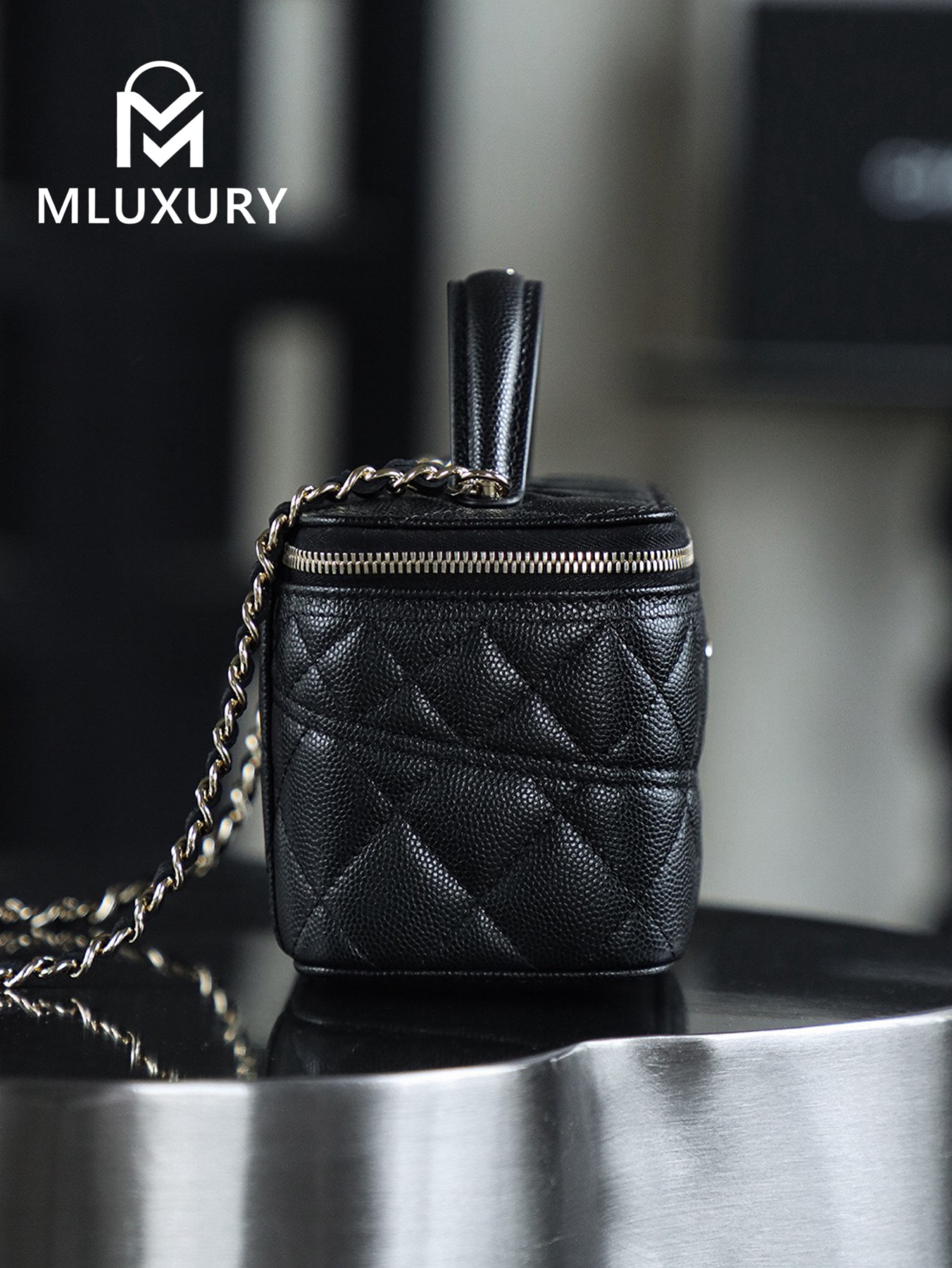 CHANEL 25C Makeup Box, Black
