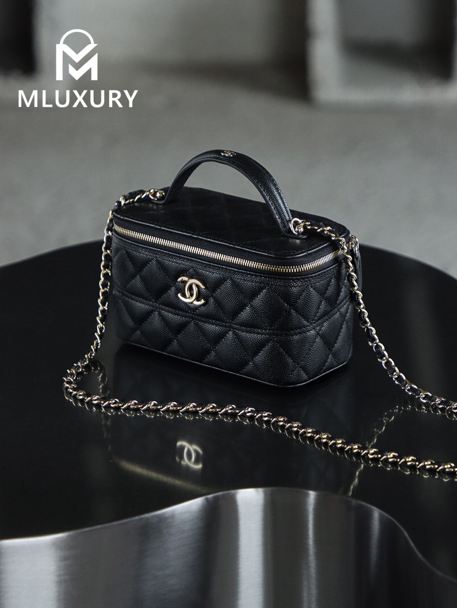 CHANEL 25C Makeup Box, Black