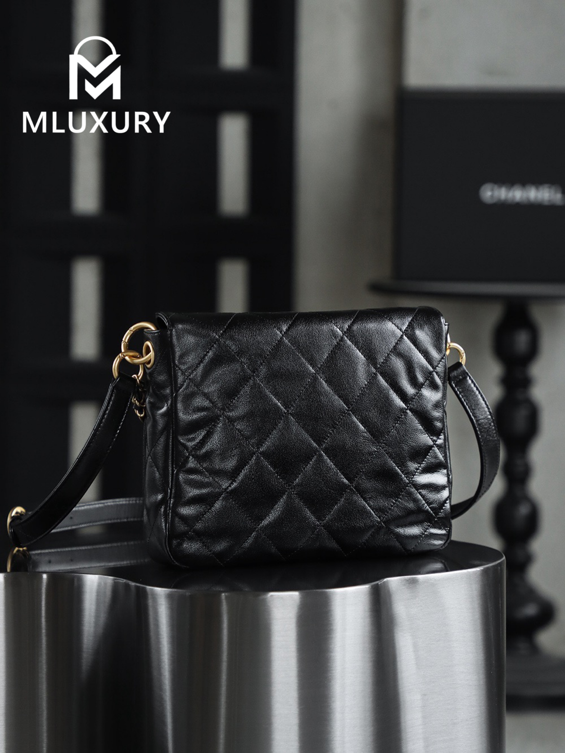 CHANEL 24P Messenger Hobo Small