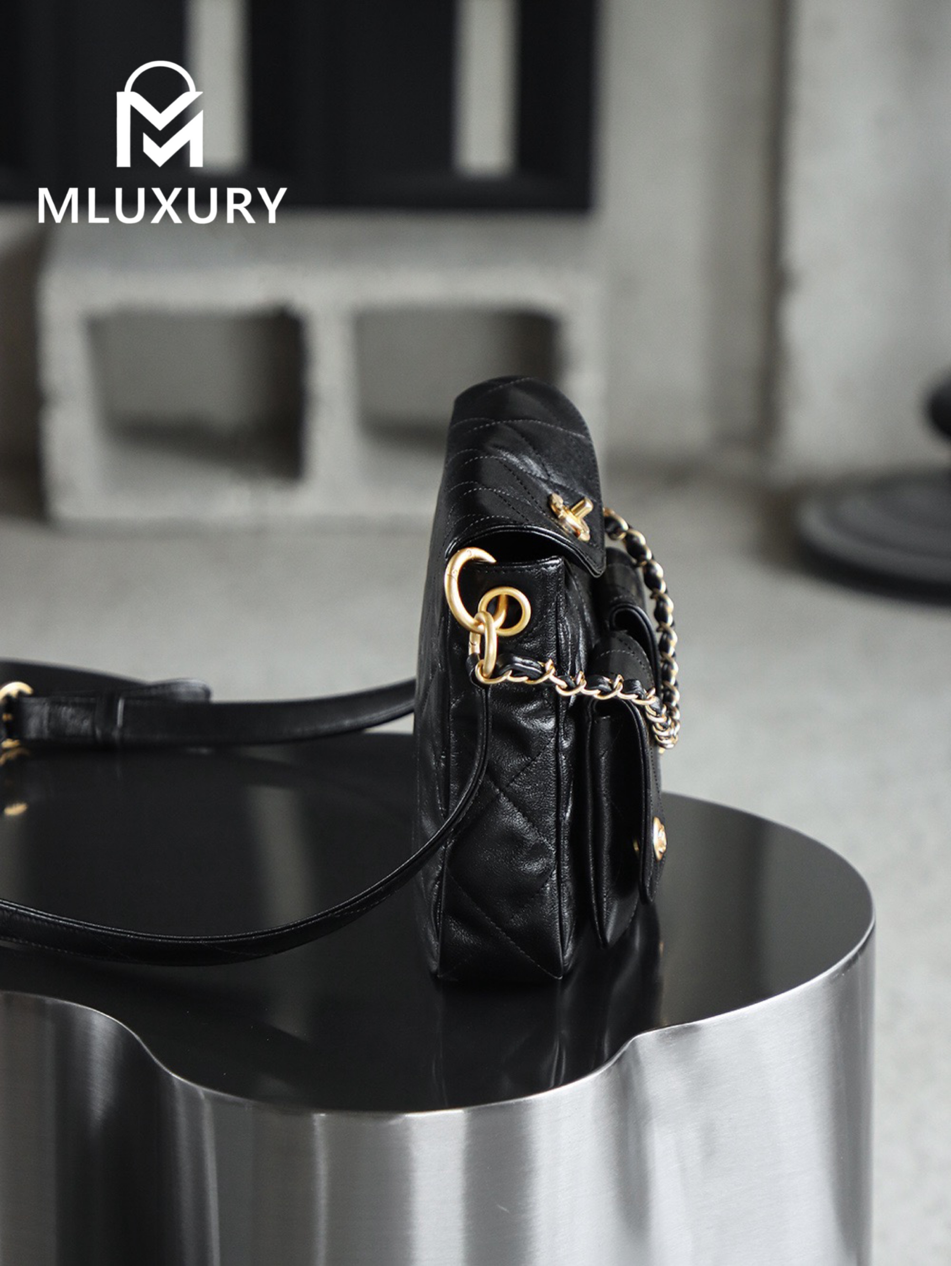 CHANEL 24P Messenger Hobo Small