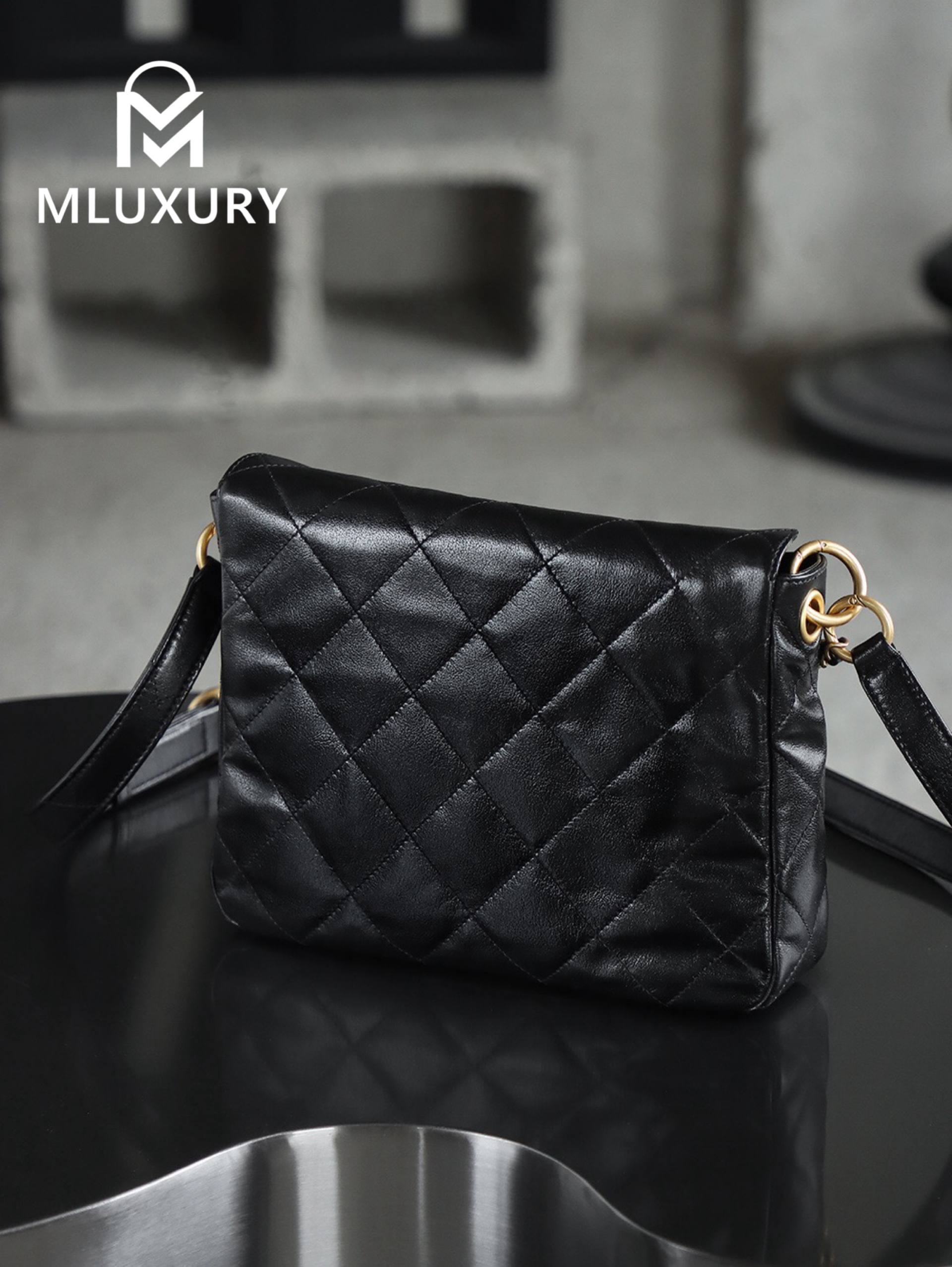 CHANEL 24P Messenger Hobo Small