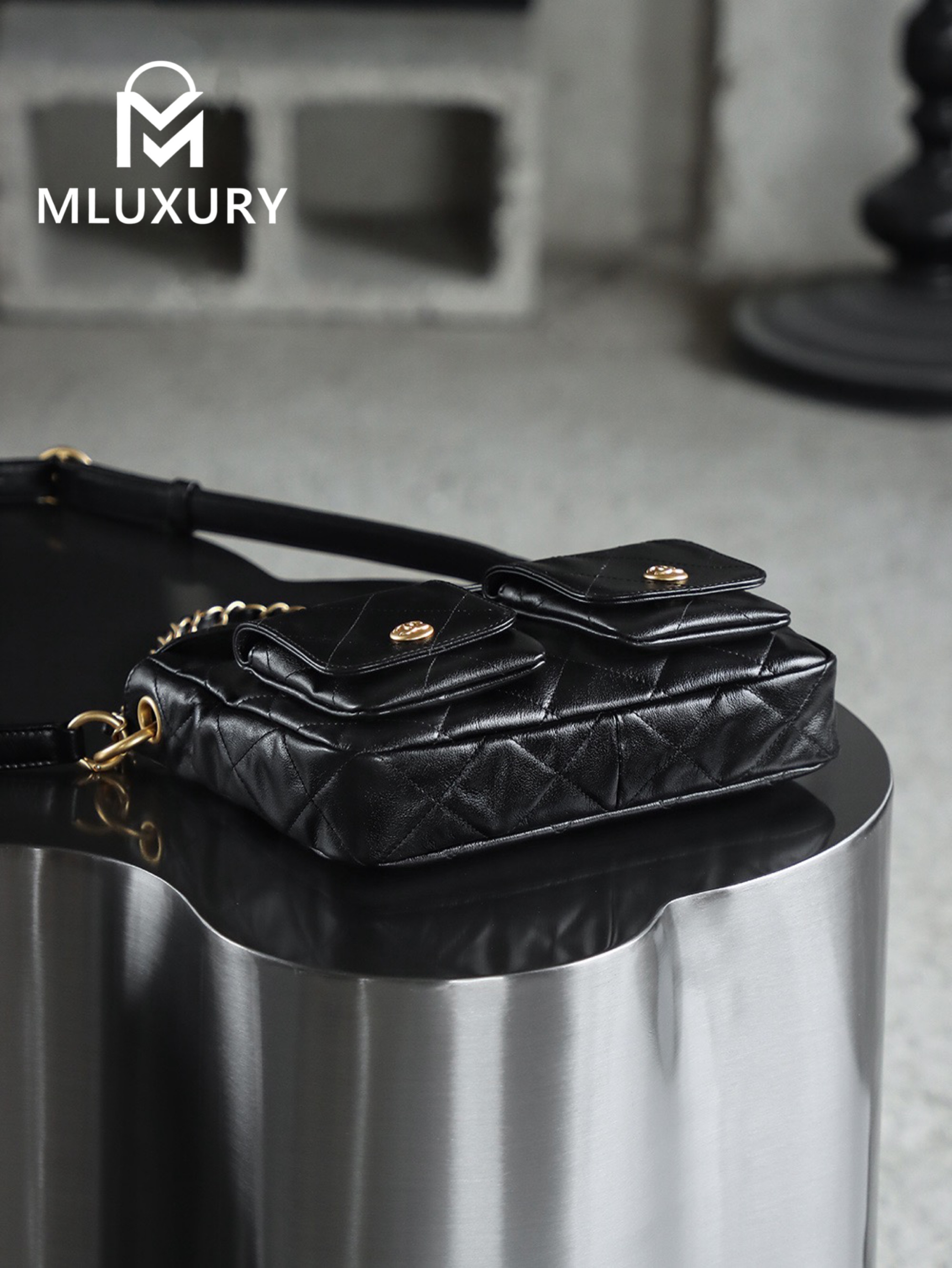 CHANEL 24P Messenger Hobo Small