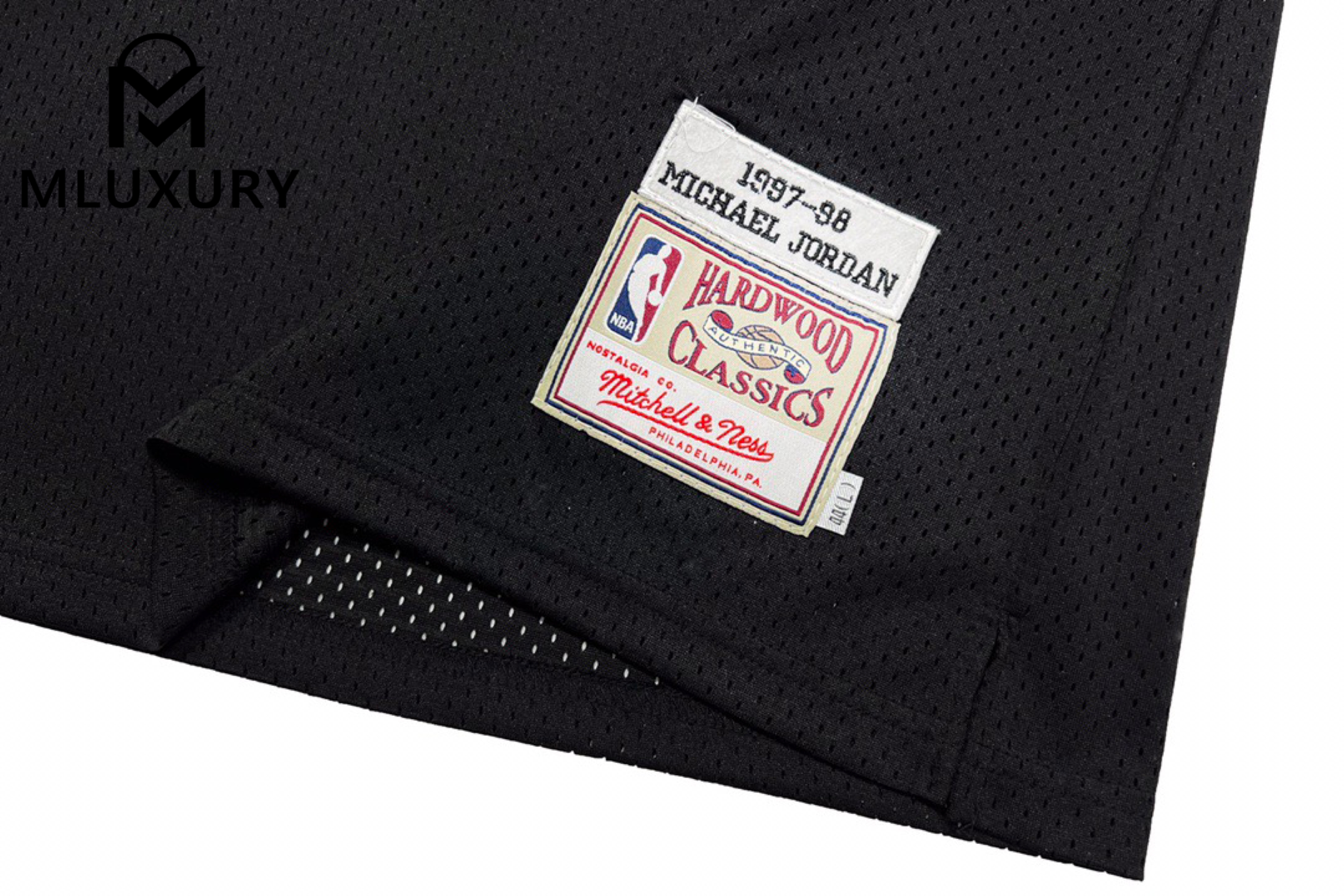 Mitchell & Ness NBA 1997-98 NBA Finals  NBA Chicago Bulls Michael Jordan NO.23 Retro Embroidered Jersey (AU Player Edition)