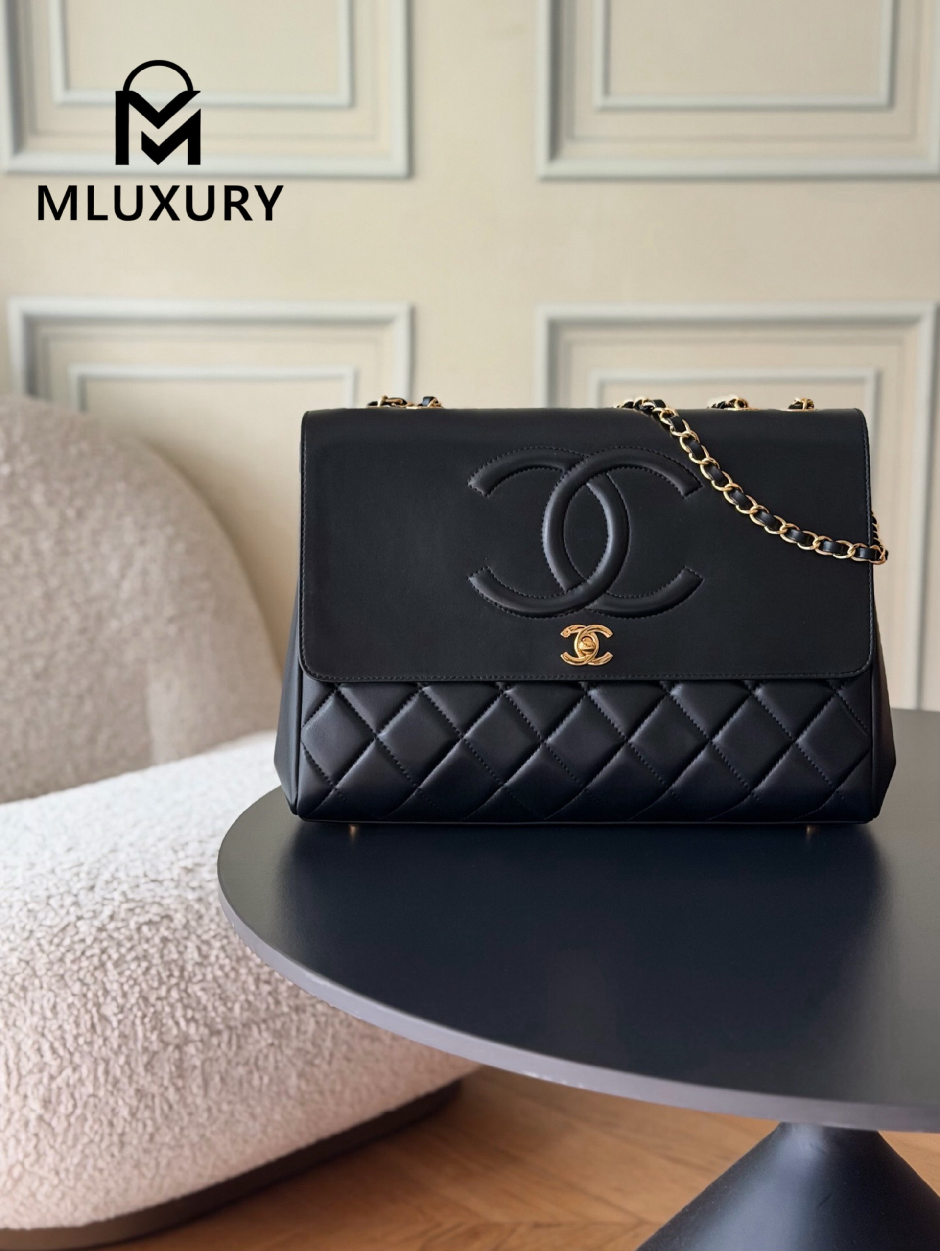 CHANEL Vintage bag, Black