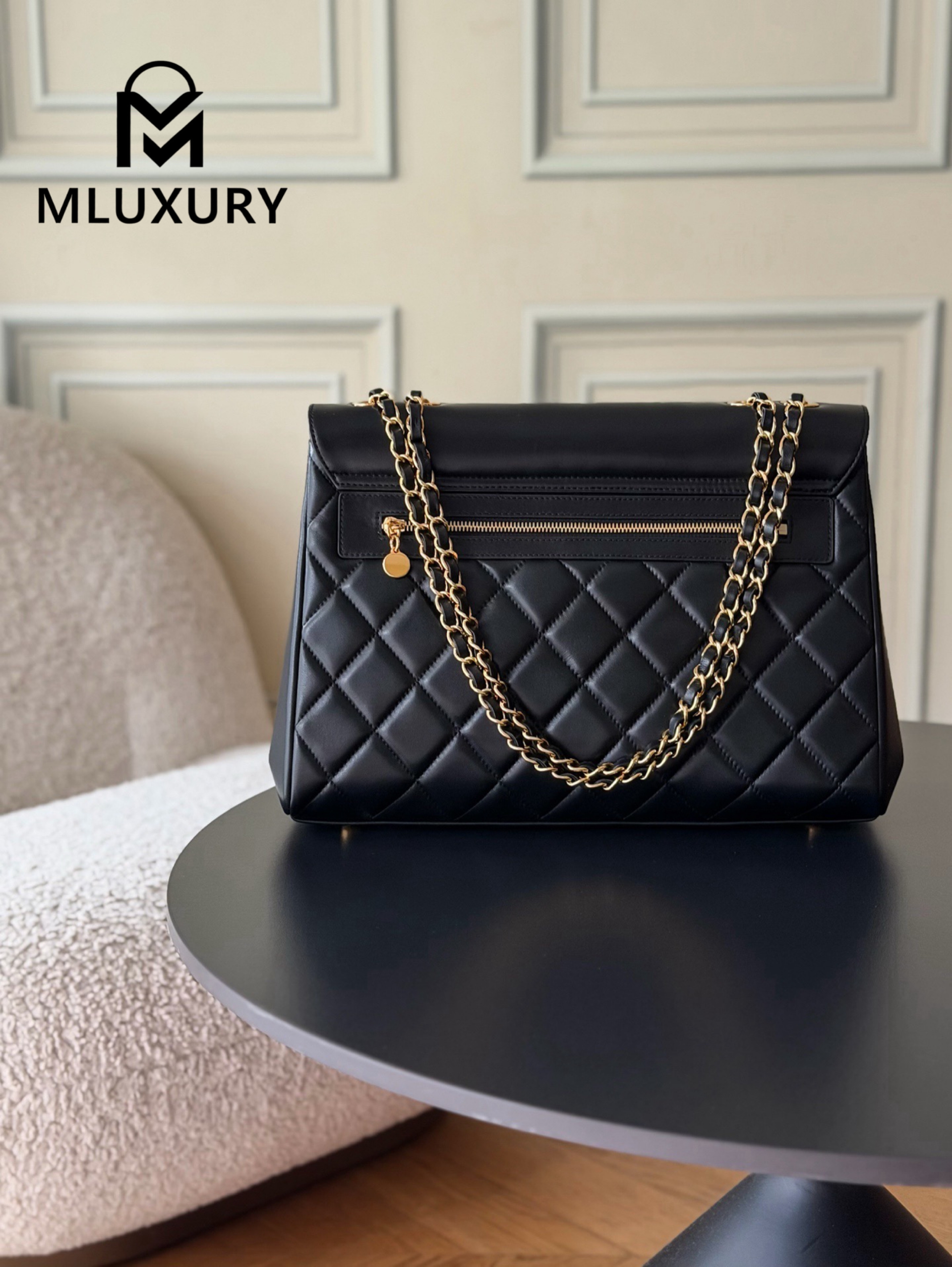 CHANEL Vintage bag, Black