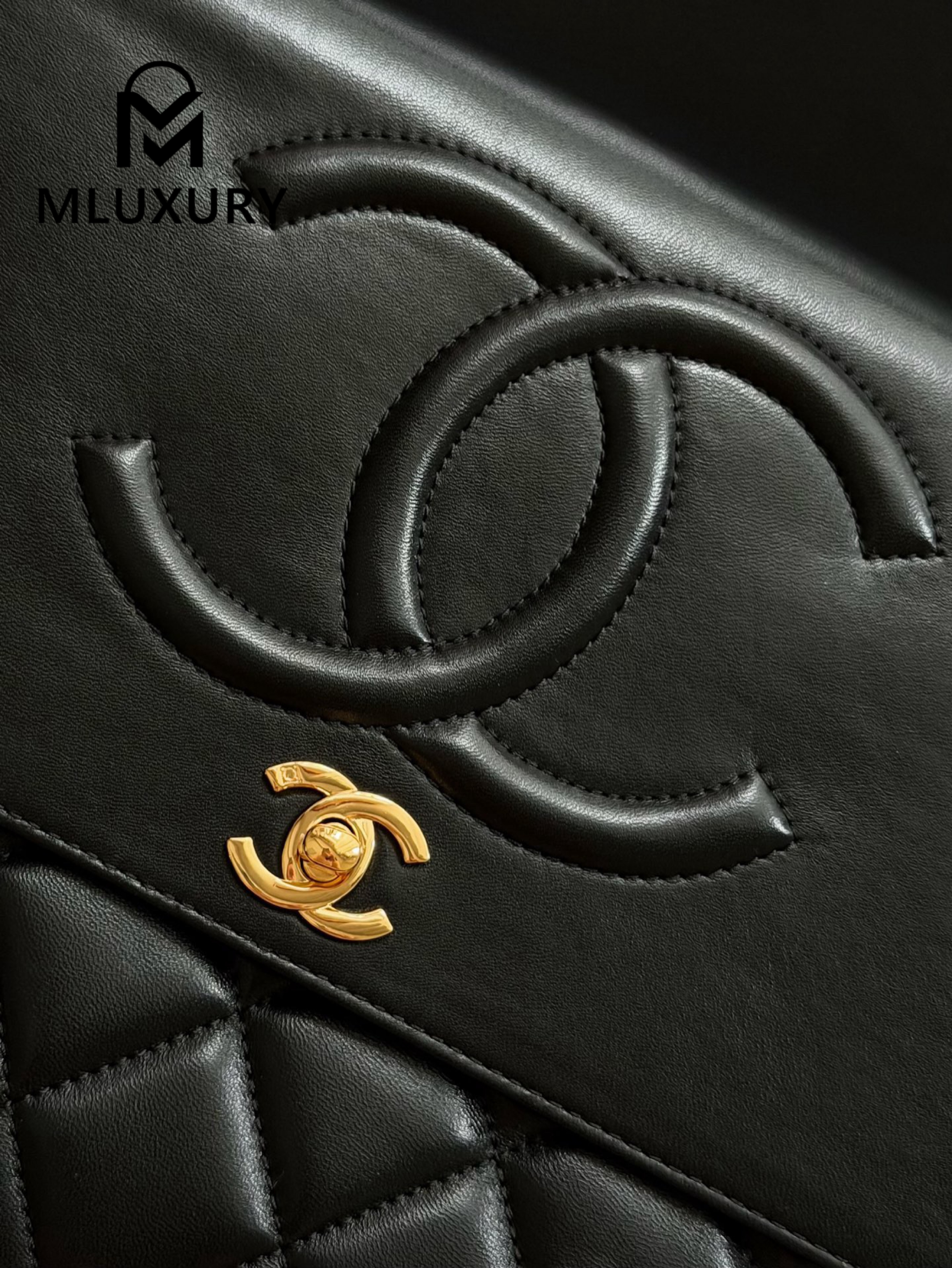 CHANEL Vintage bag, Black