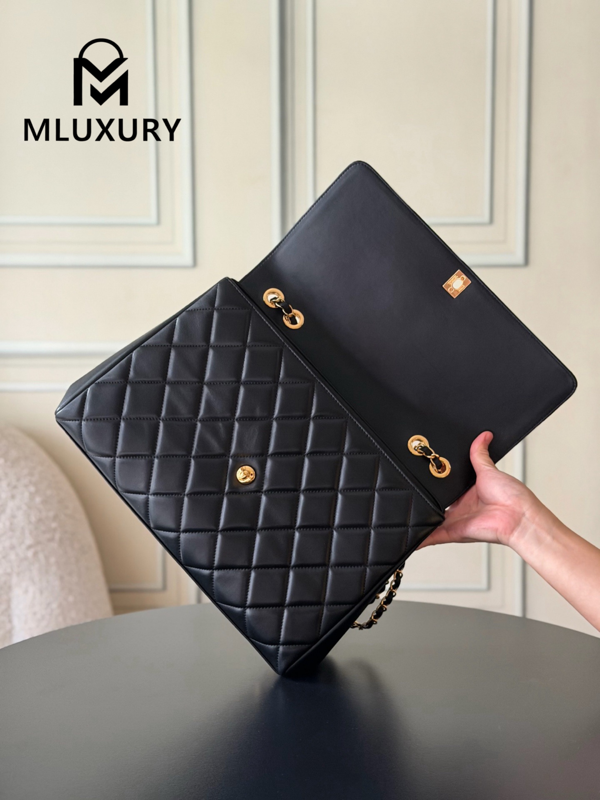 CHANEL Vintage bag, Black