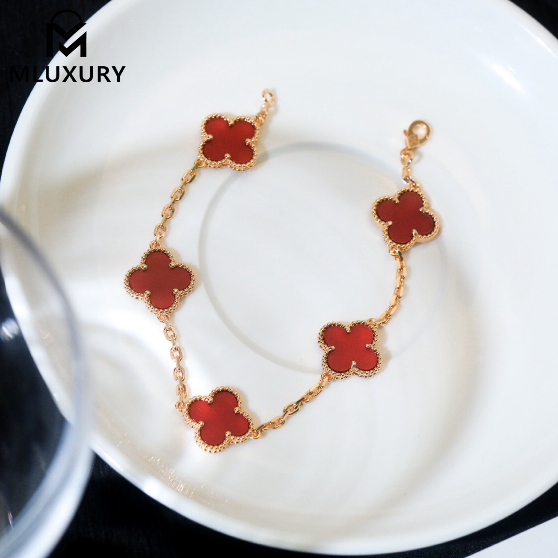 Van Cleef & Arpels Classic five-flower carnelian bracelet