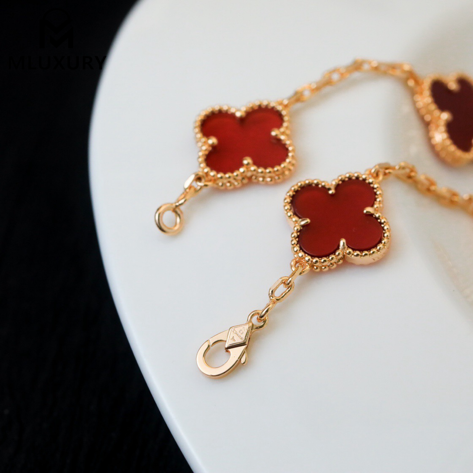 Van Cleef & Arpels Classic five-flower carnelian bracelet