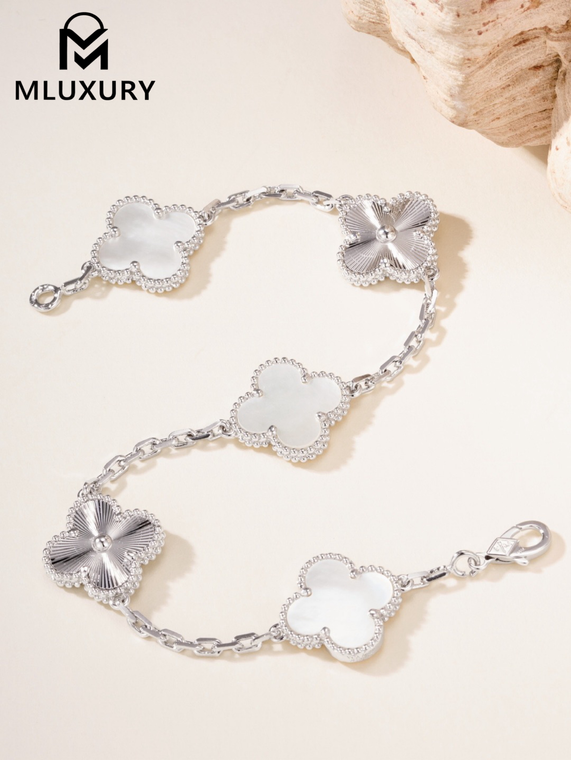 Van Cleef & Arpels White Mother-of-Pearl Floral Bracelet in White Gold