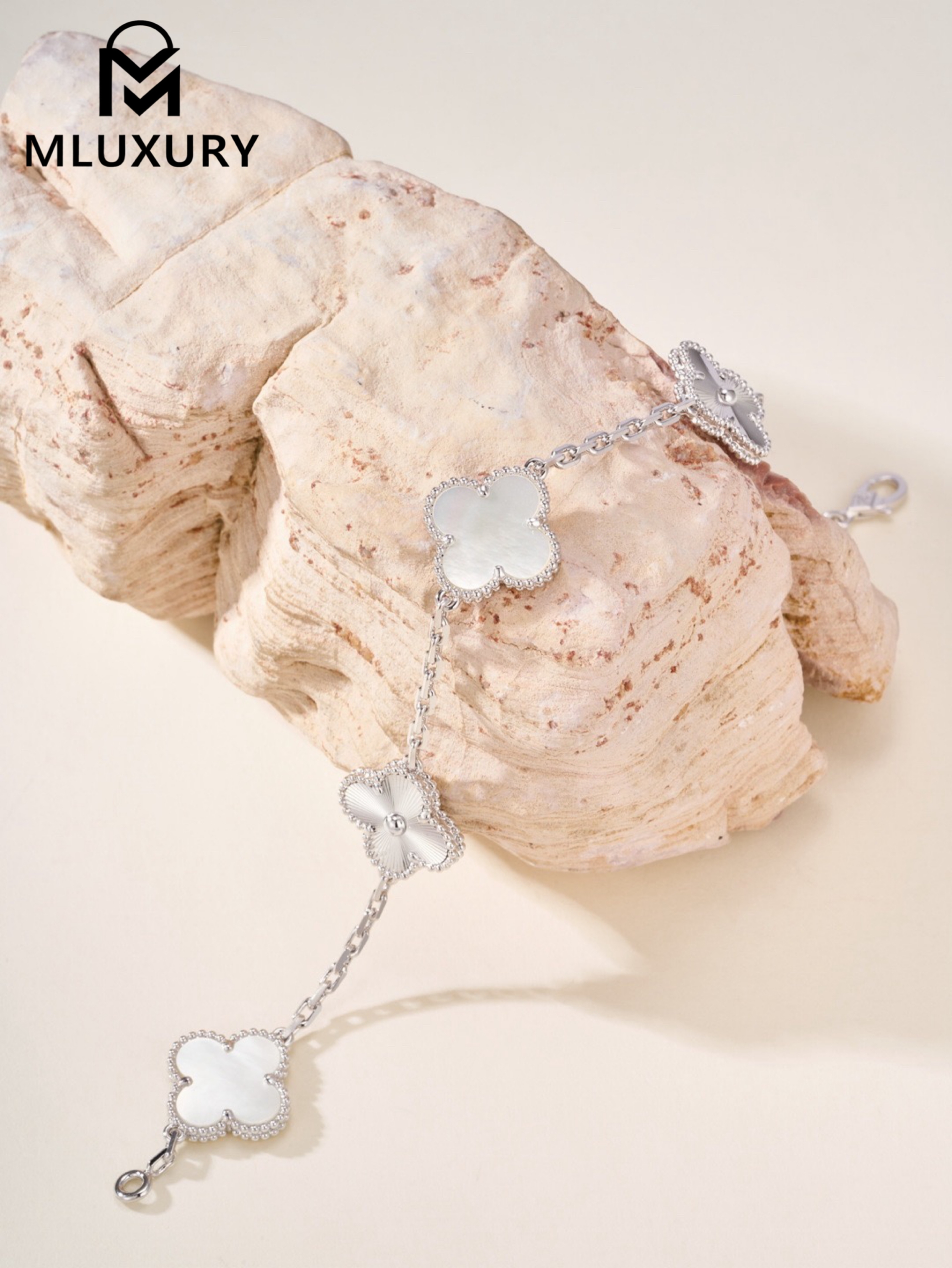 Van Cleef & Arpels White Mother-of-Pearl Floral Bracelet in White Gold