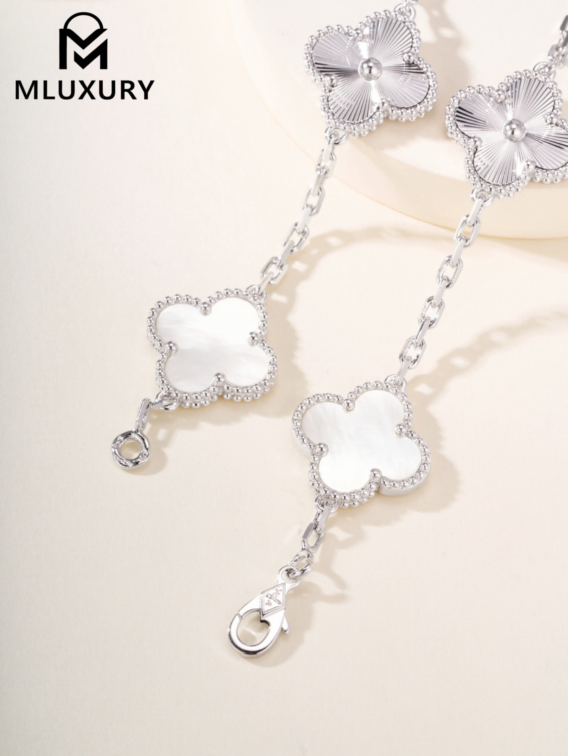 Van Cleef & Arpels White Mother-of-Pearl Floral Bracelet in White Gold