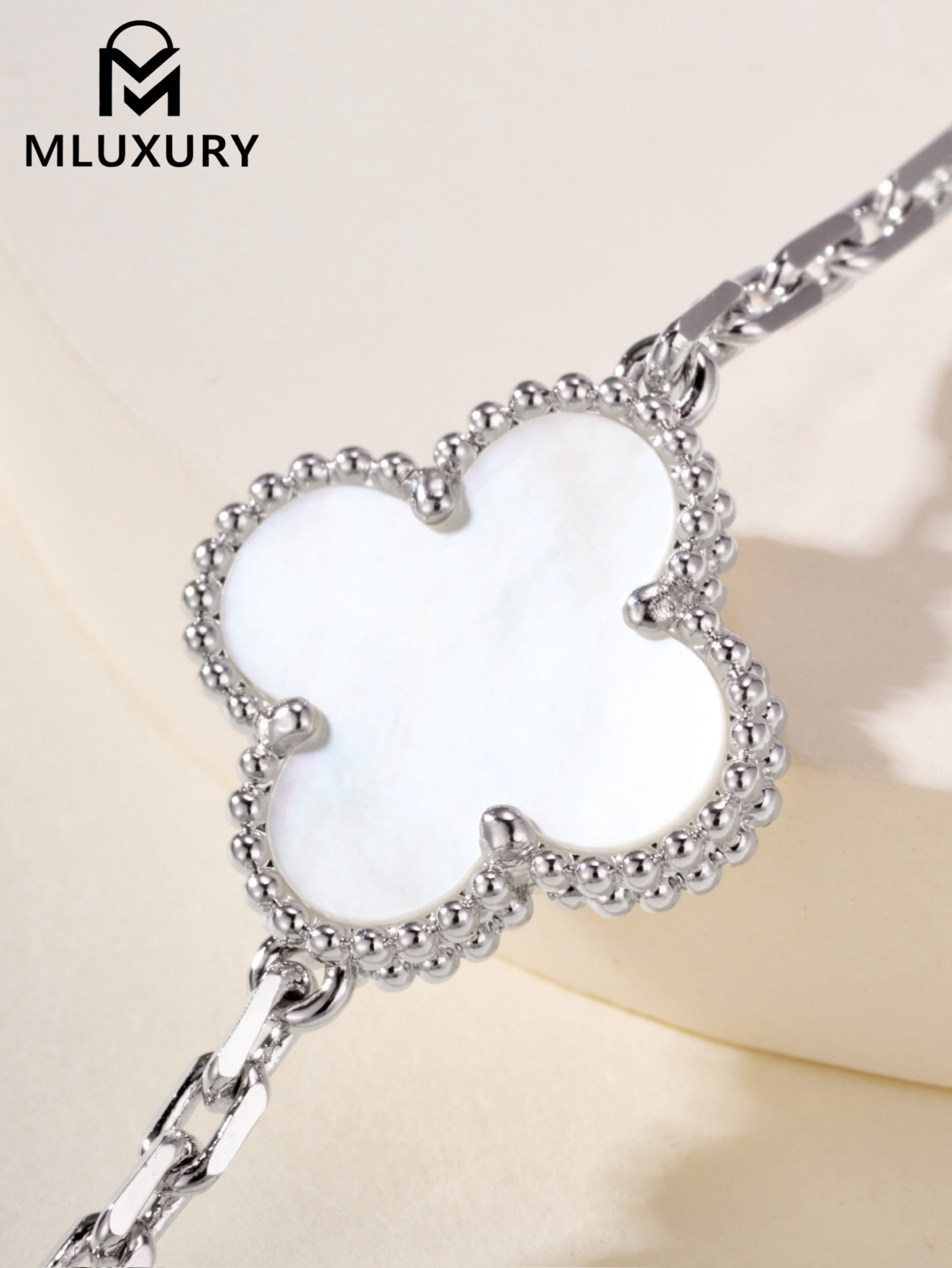Van Cleef & Arpels White Mother-of-Pearl Floral Bracelet in White Gold