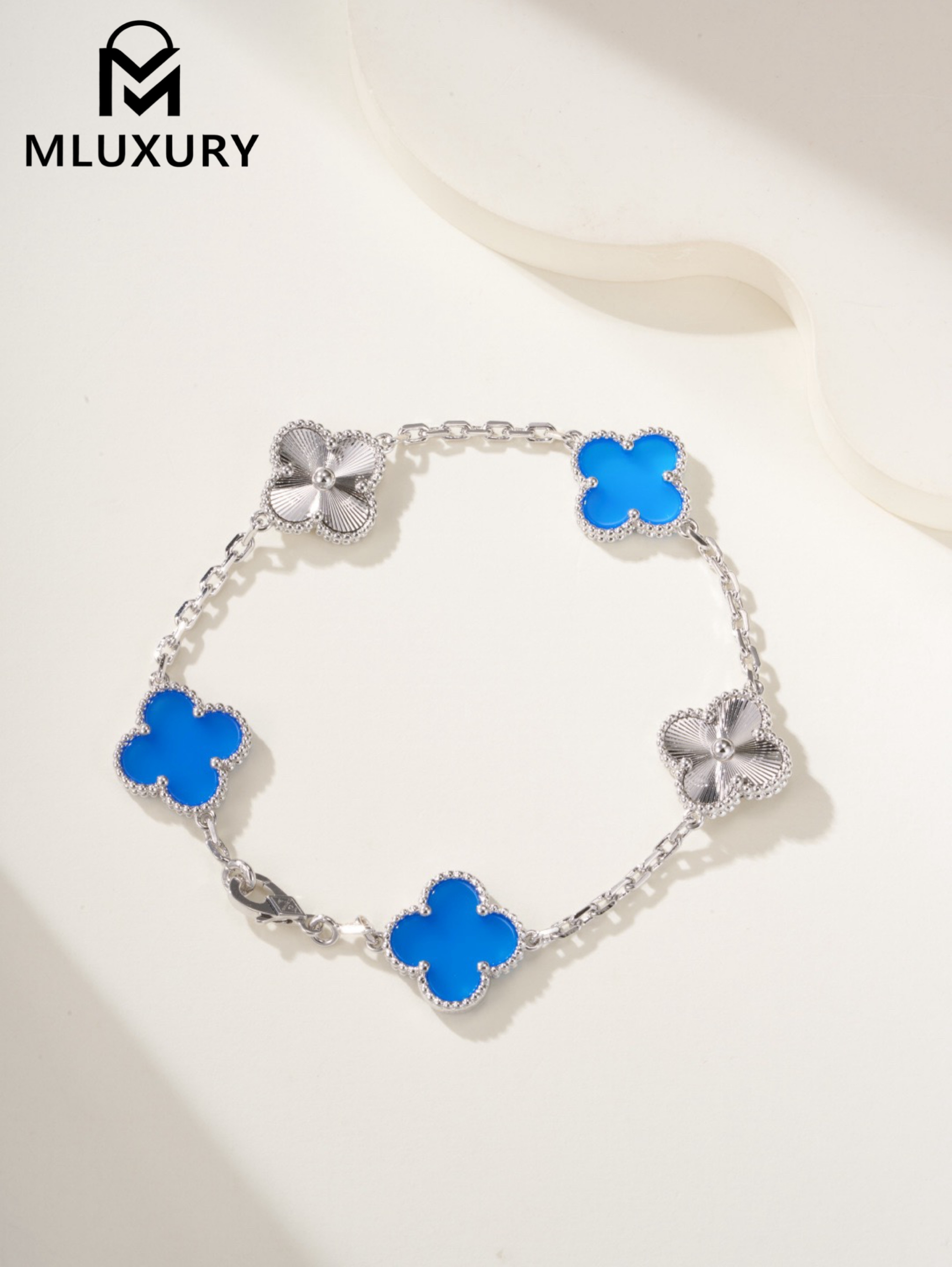 Van Cleef & Arpels Blue Chalcedony Four-Leaf Clover Five-Flower Bracelet