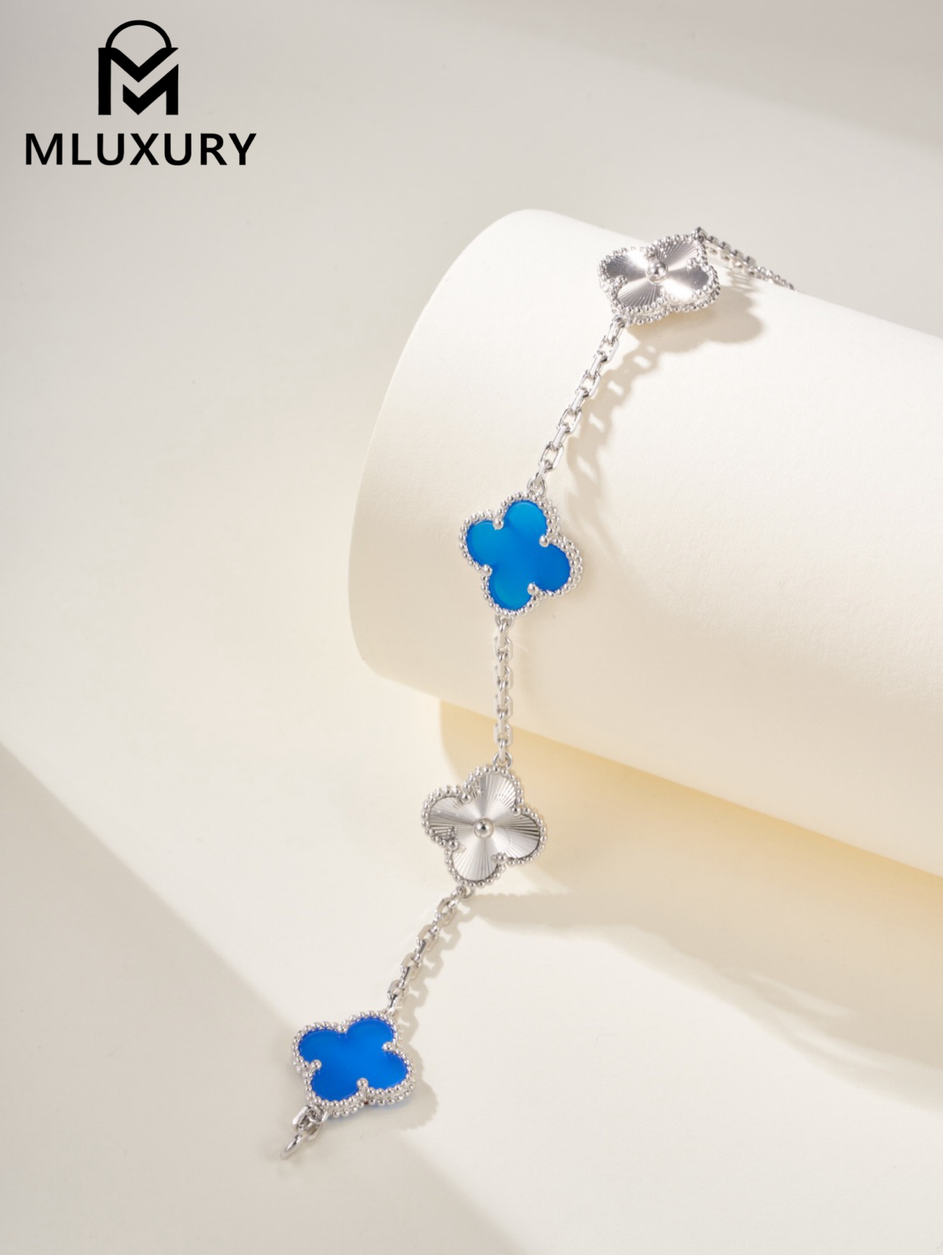 Van Cleef & Arpels Blue Chalcedony Four-Leaf Clover Five-Flower Bracelet