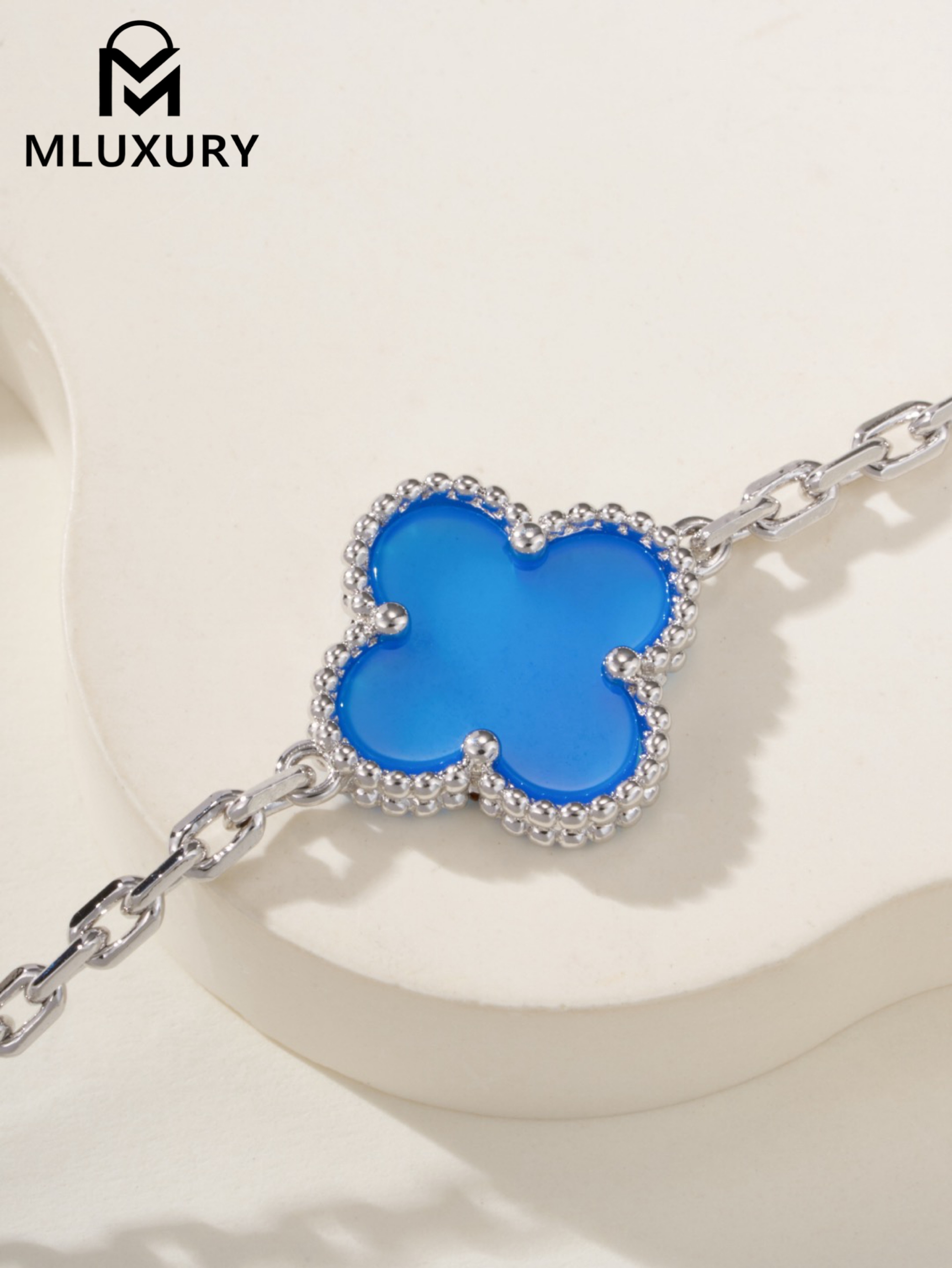 Van Cleef & Arpels Blue Chalcedony Four-Leaf Clover Five-Flower Bracelet