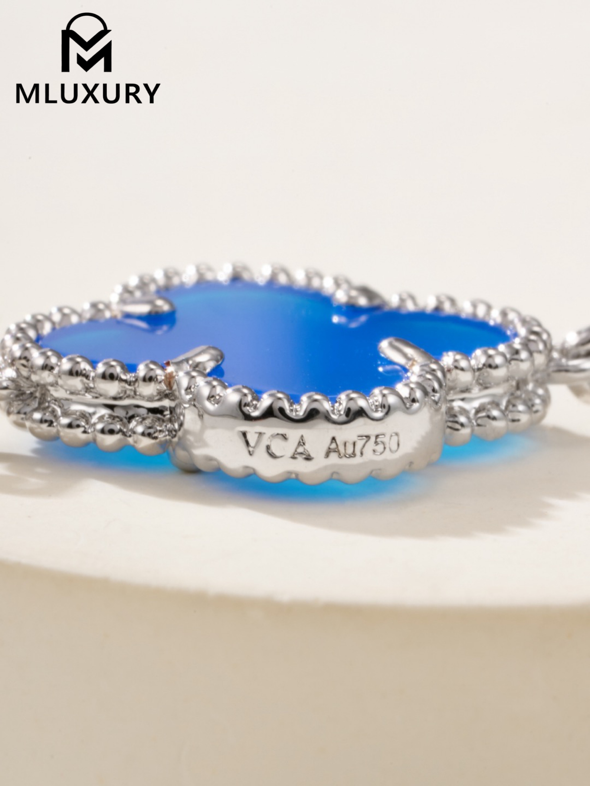 Van Cleef & Arpels Blue Chalcedony Four-Leaf Clover Five-Flower Bracelet